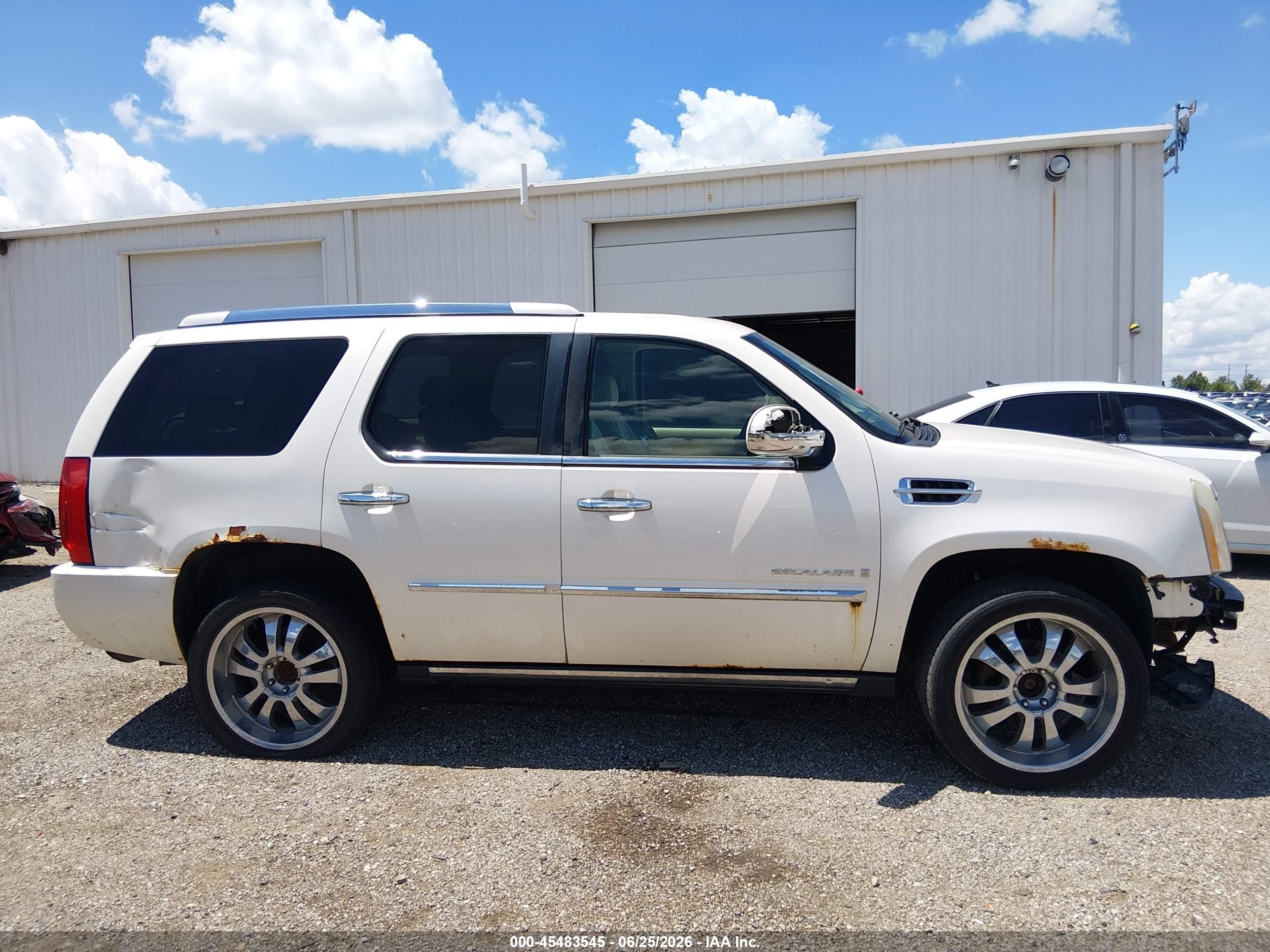 2008 Cadillac Escalade Cream vin: 1GYFK63818R178199