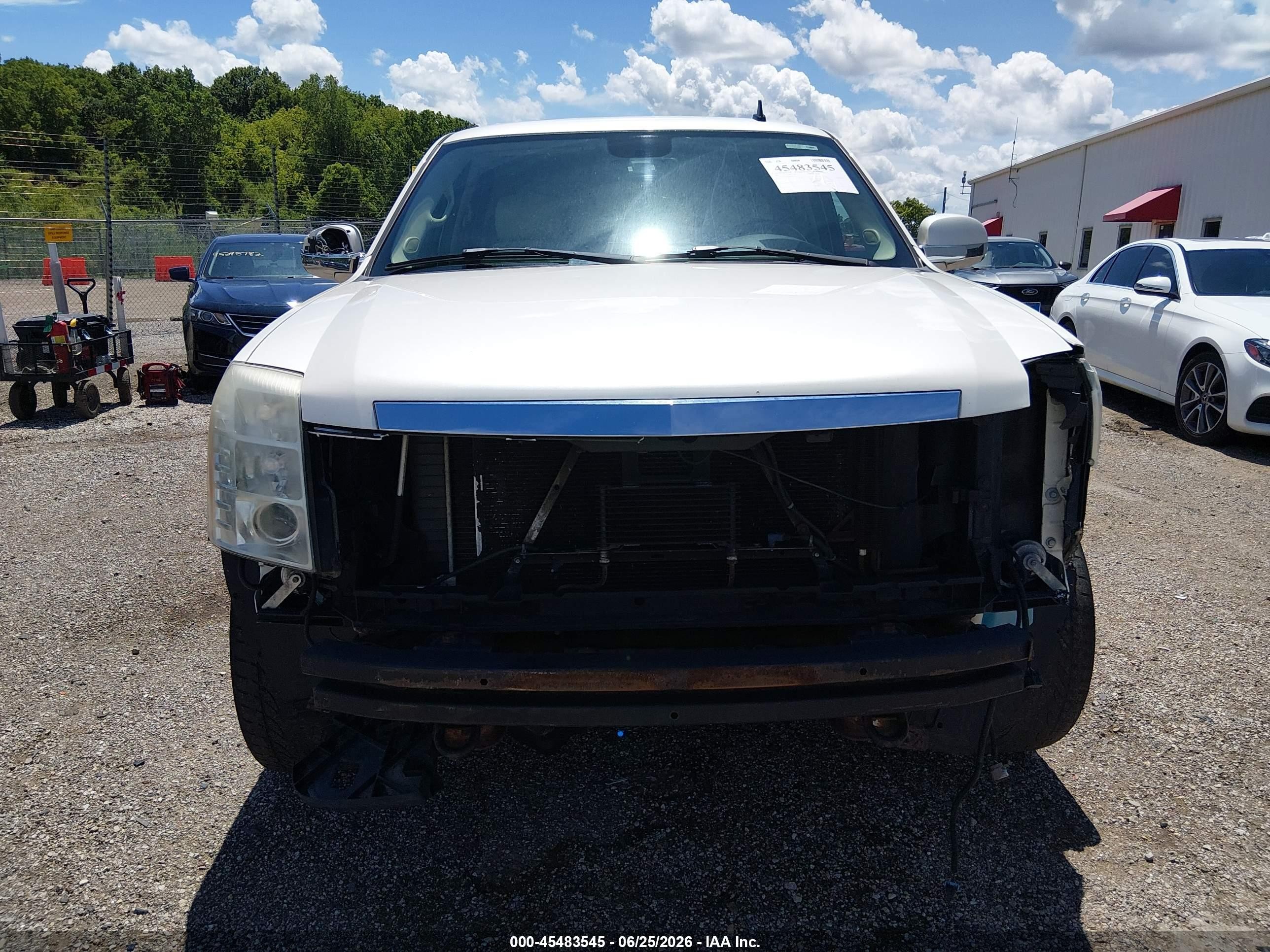 2008 Cadillac Escalade Cream vin: 1GYFK63818R178199