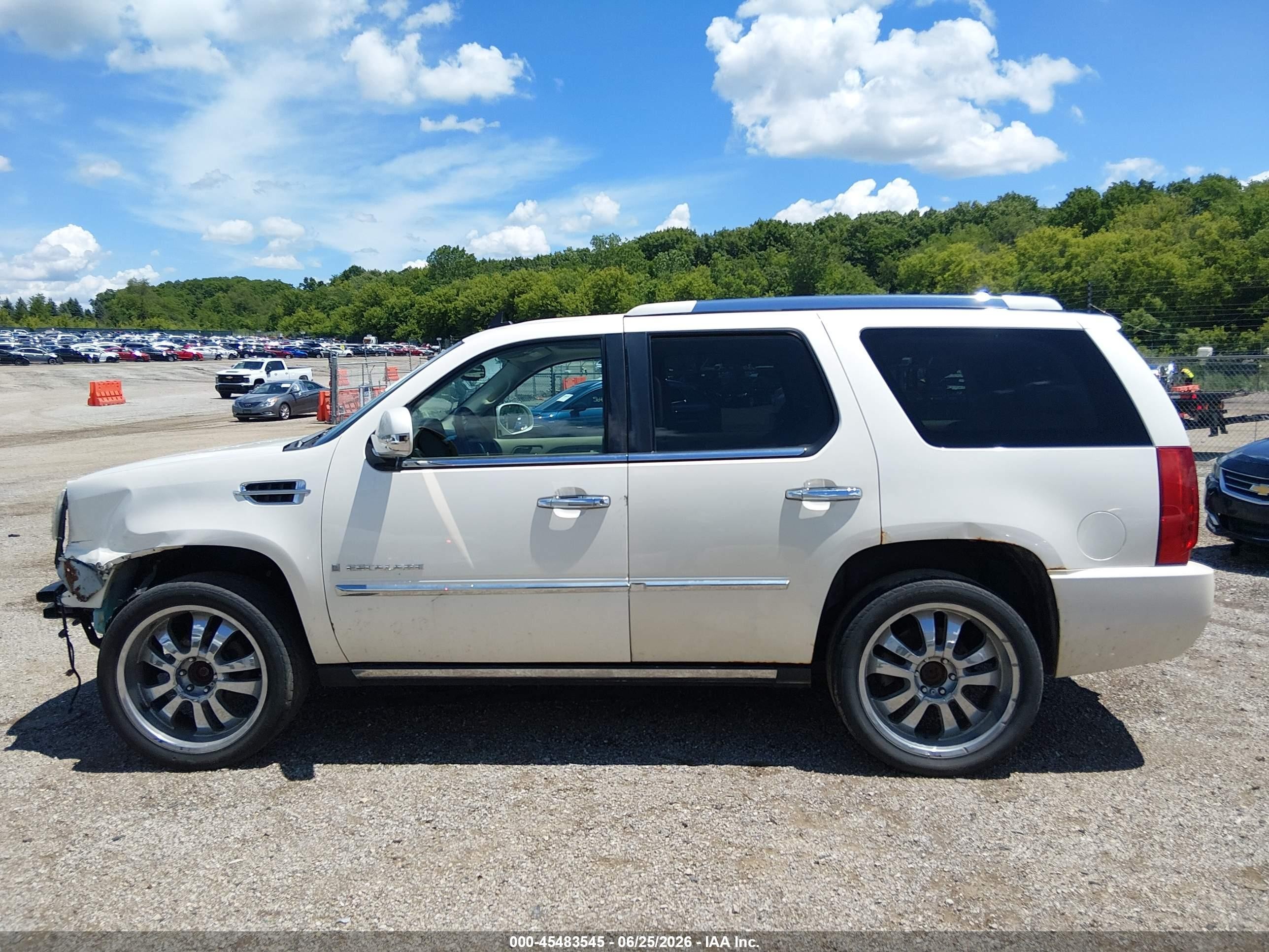 2008 Cadillac Escalade Cream vin: 1GYFK63818R178199