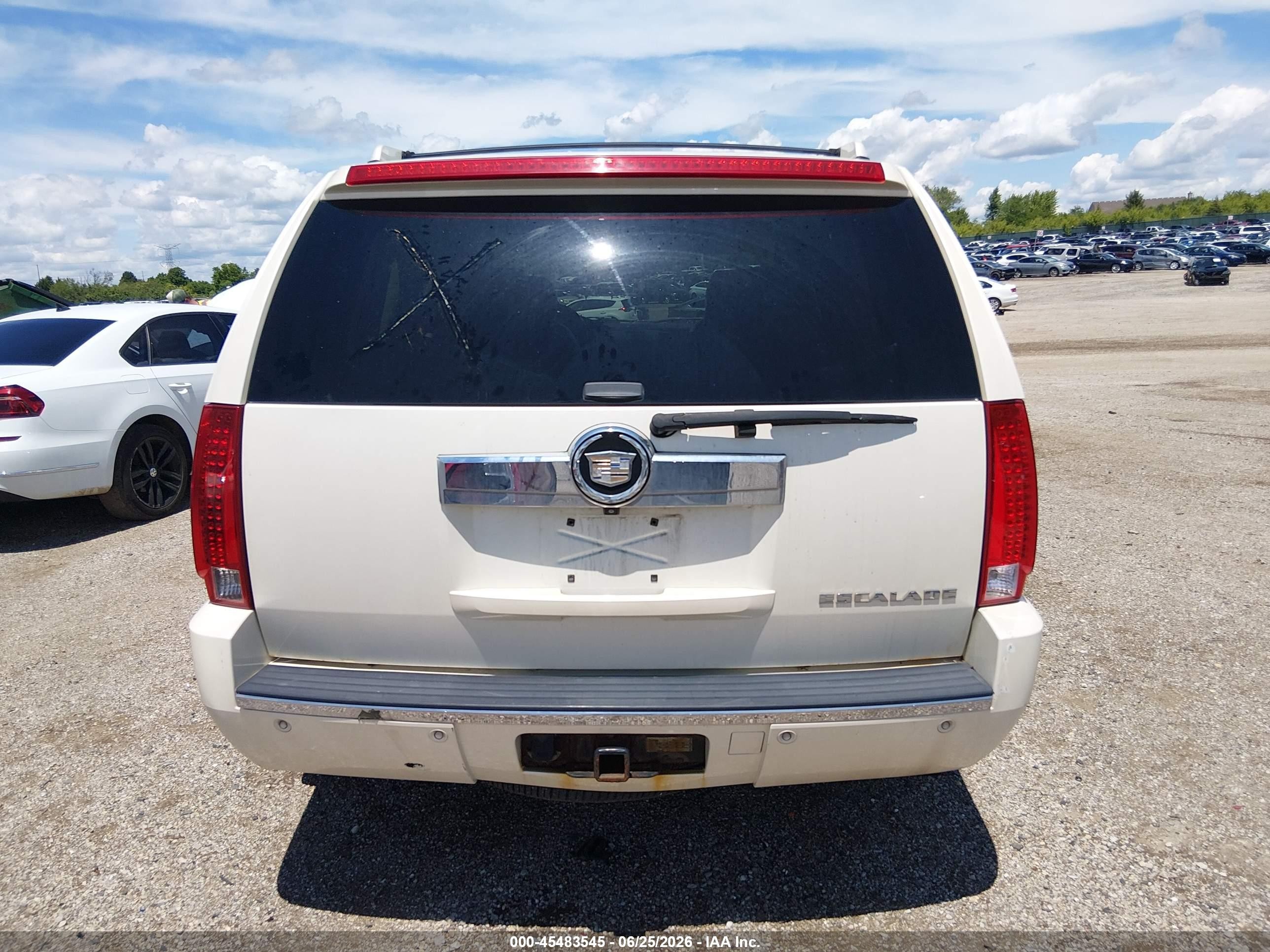2008 Cadillac Escalade Cream vin: 1GYFK63818R178199