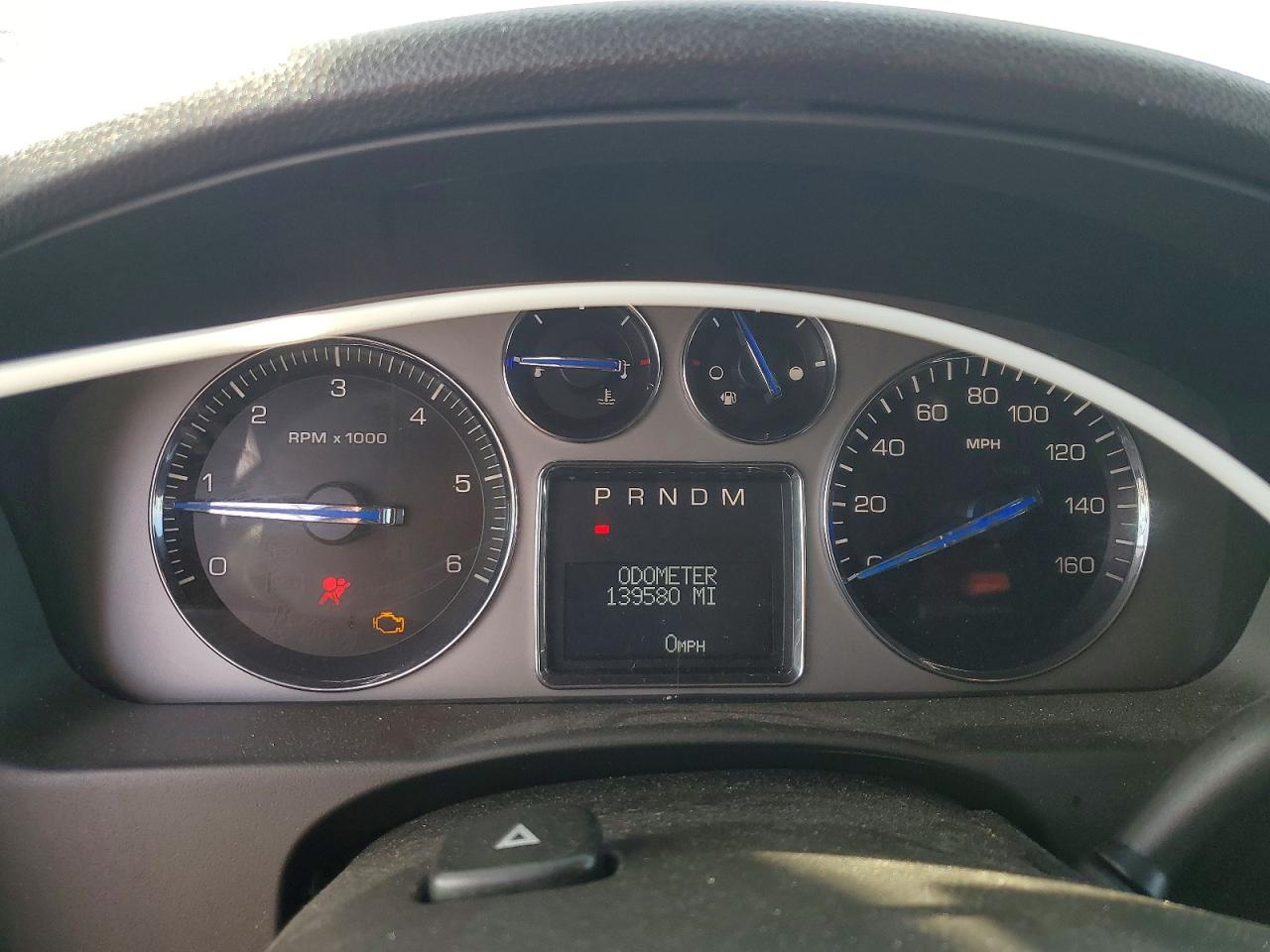 2008 Cadillac Escalade Luxury White vin: 1GYFK63818R197027