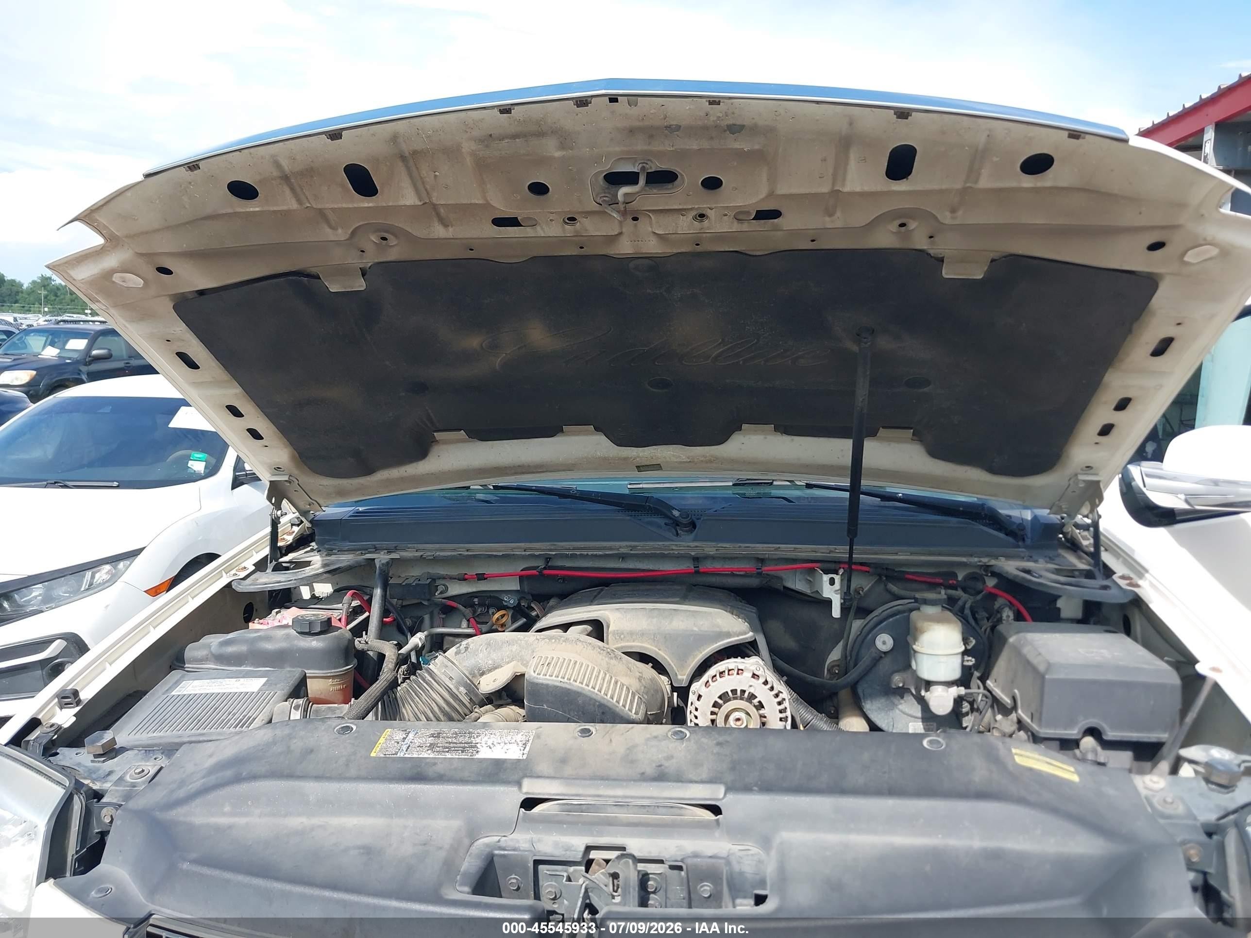 2008 Cadillac Escalade   White vin: 1GYFK63818R273586