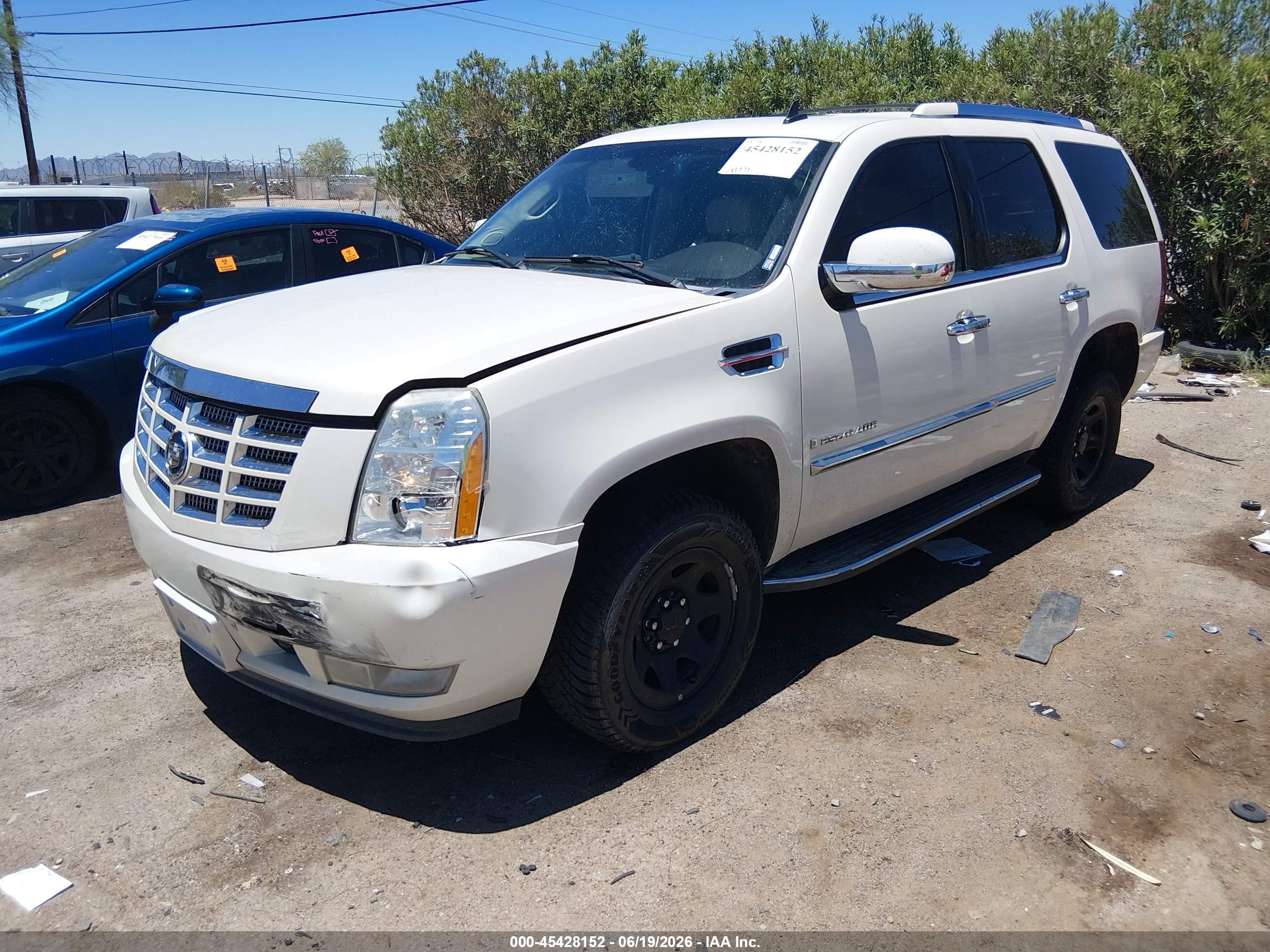 2007 Cadillac Escalade   White vin: 1GYFK63827R177237