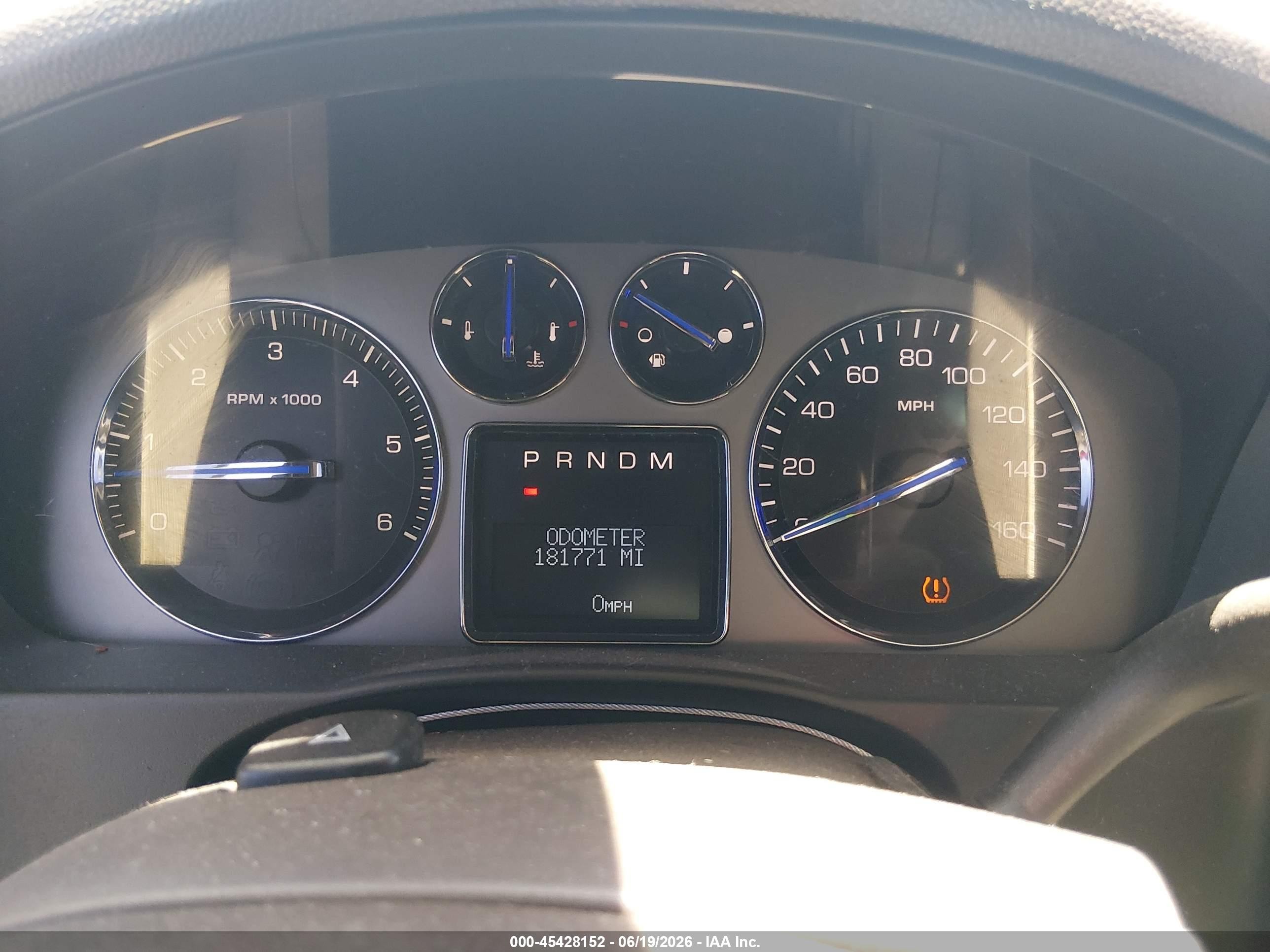 2007 Cadillac Escalade   White vin: 1GYFK63827R177237