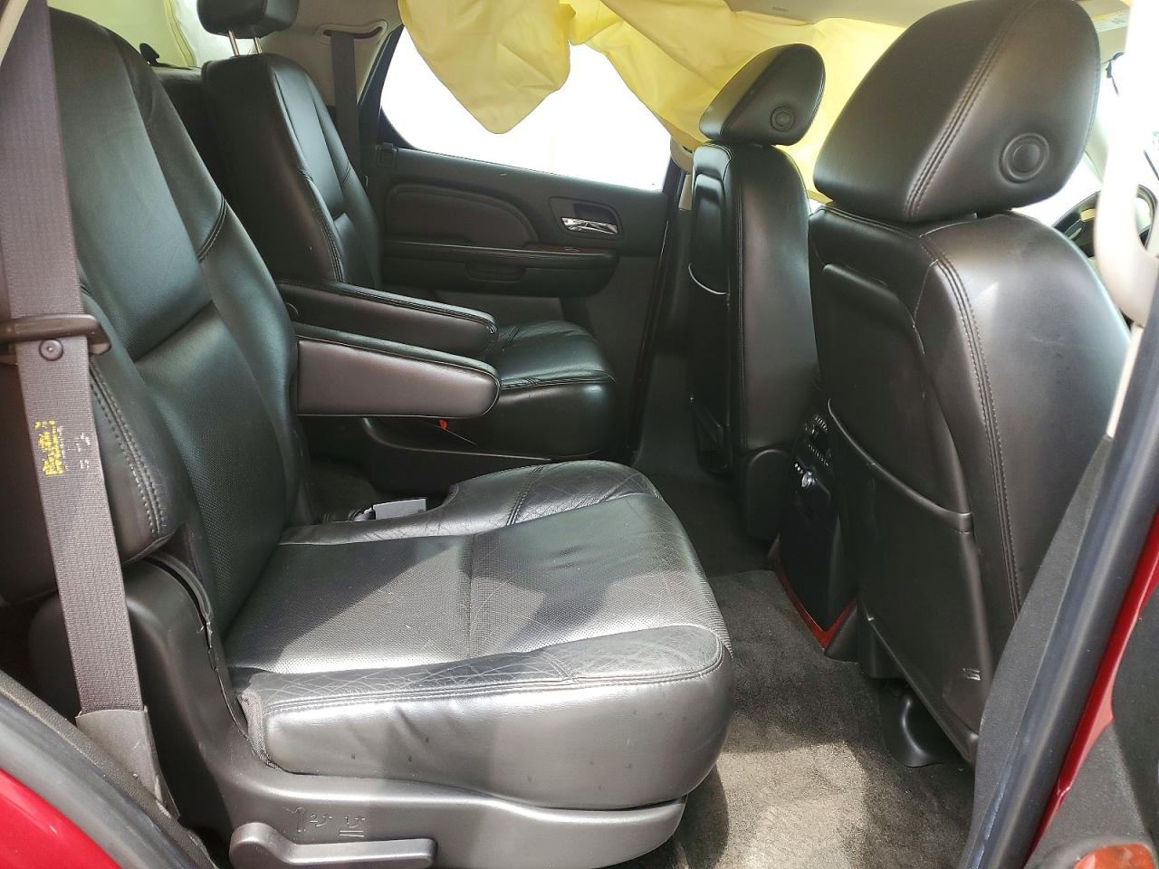 2007 Cadillac Escalade Luxury Burgundy vin: 1GYFK63827R254057