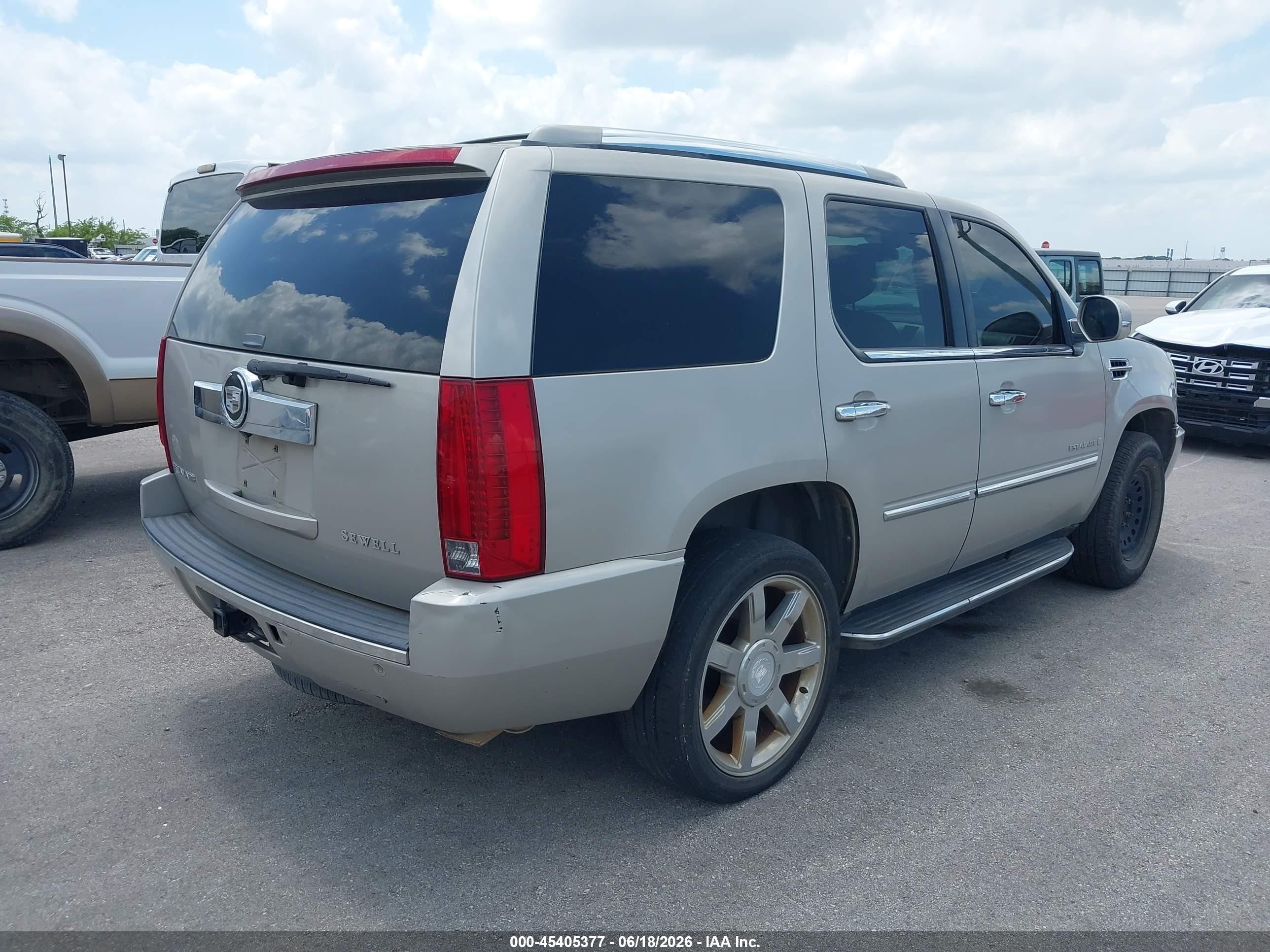 2007 Cadillac Escalade   Gold vin: 1GYFK63827R299922