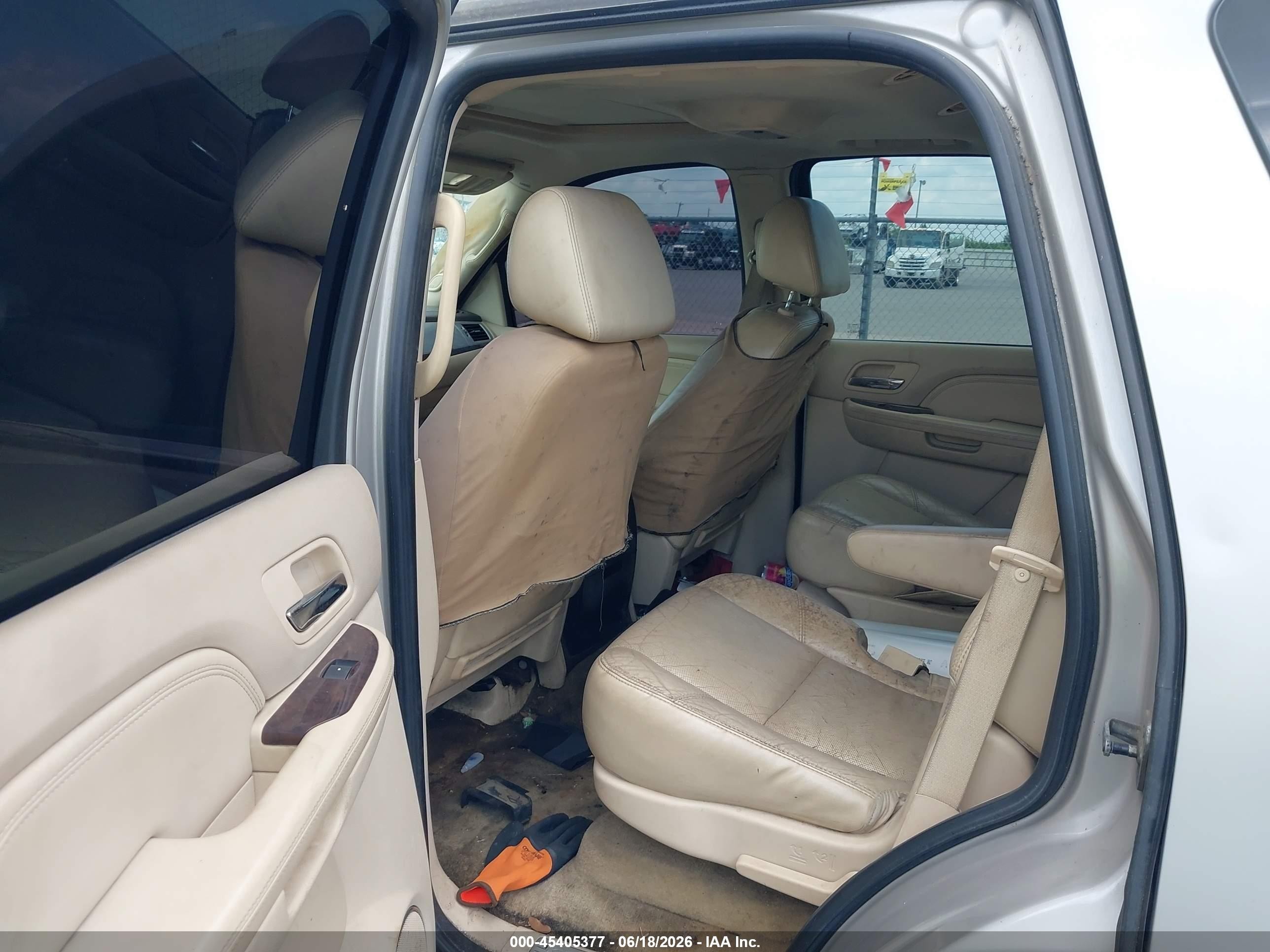 2007 Cadillac Escalade   Gold vin: 1GYFK63827R299922