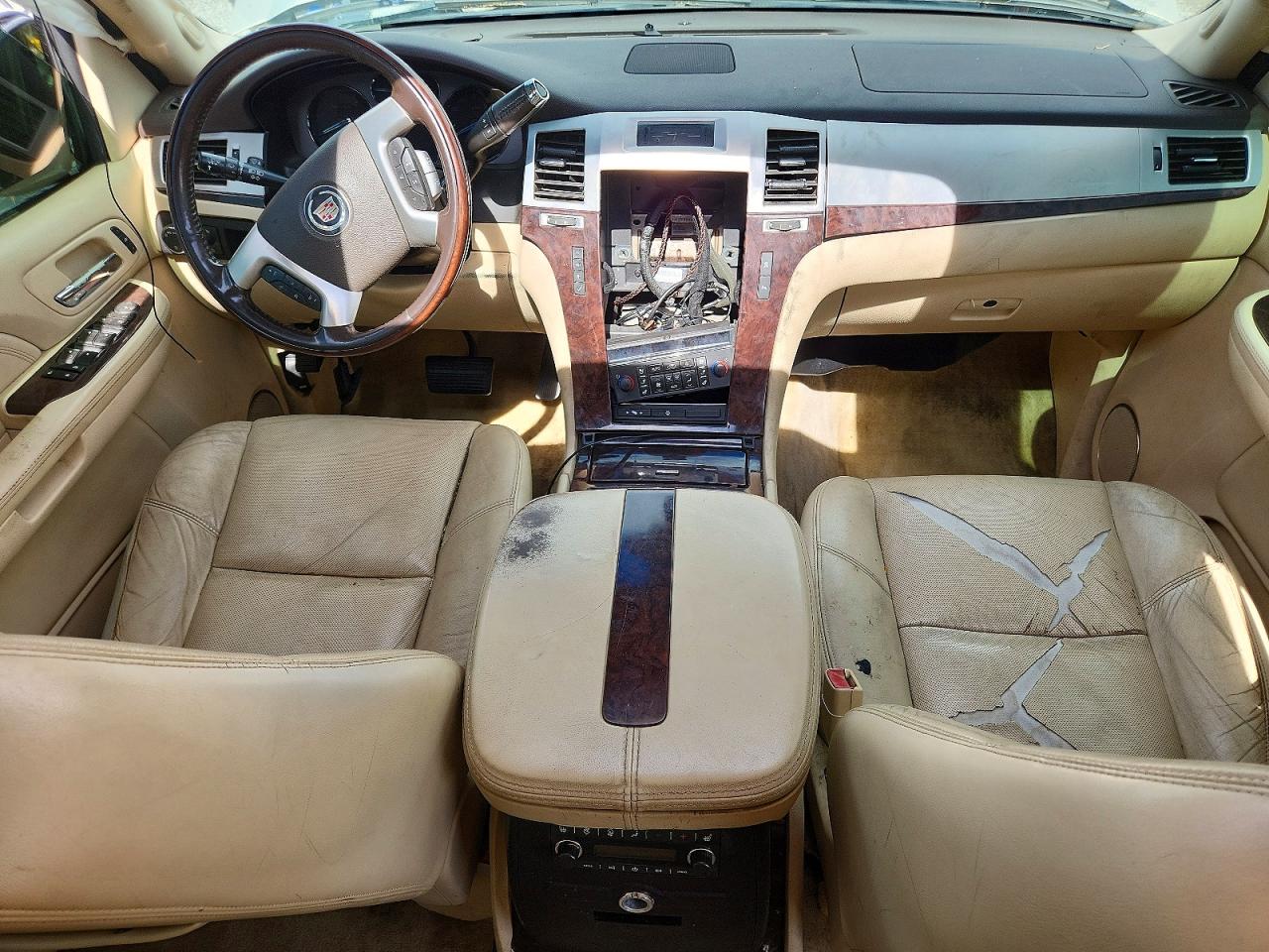 2008 Cadillac Escalade Luxury Gold vin: 1GYFK63828R108341