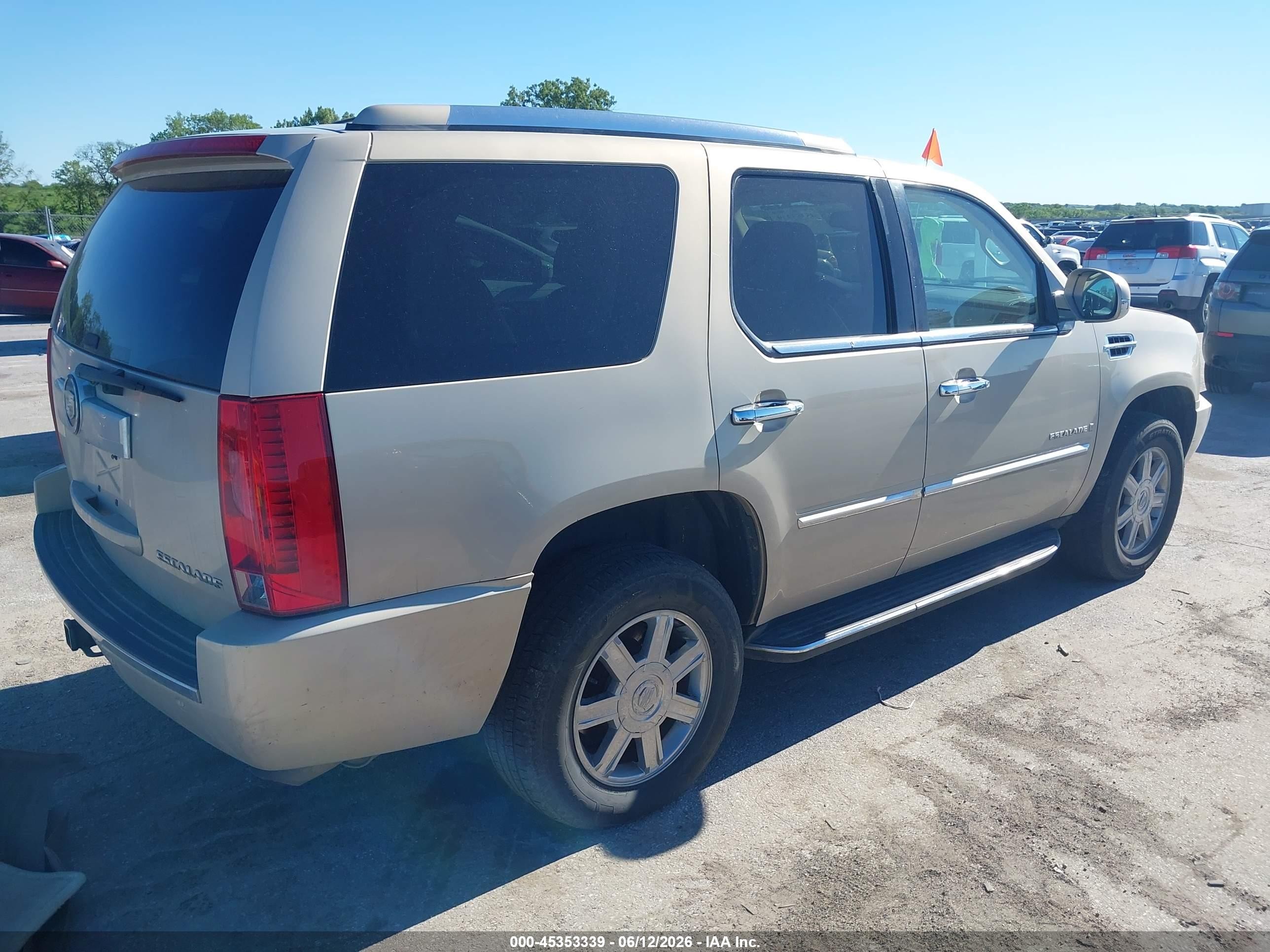 2008 Cadillac Escalade Standard Beige vin: 1GYFK63838R116013