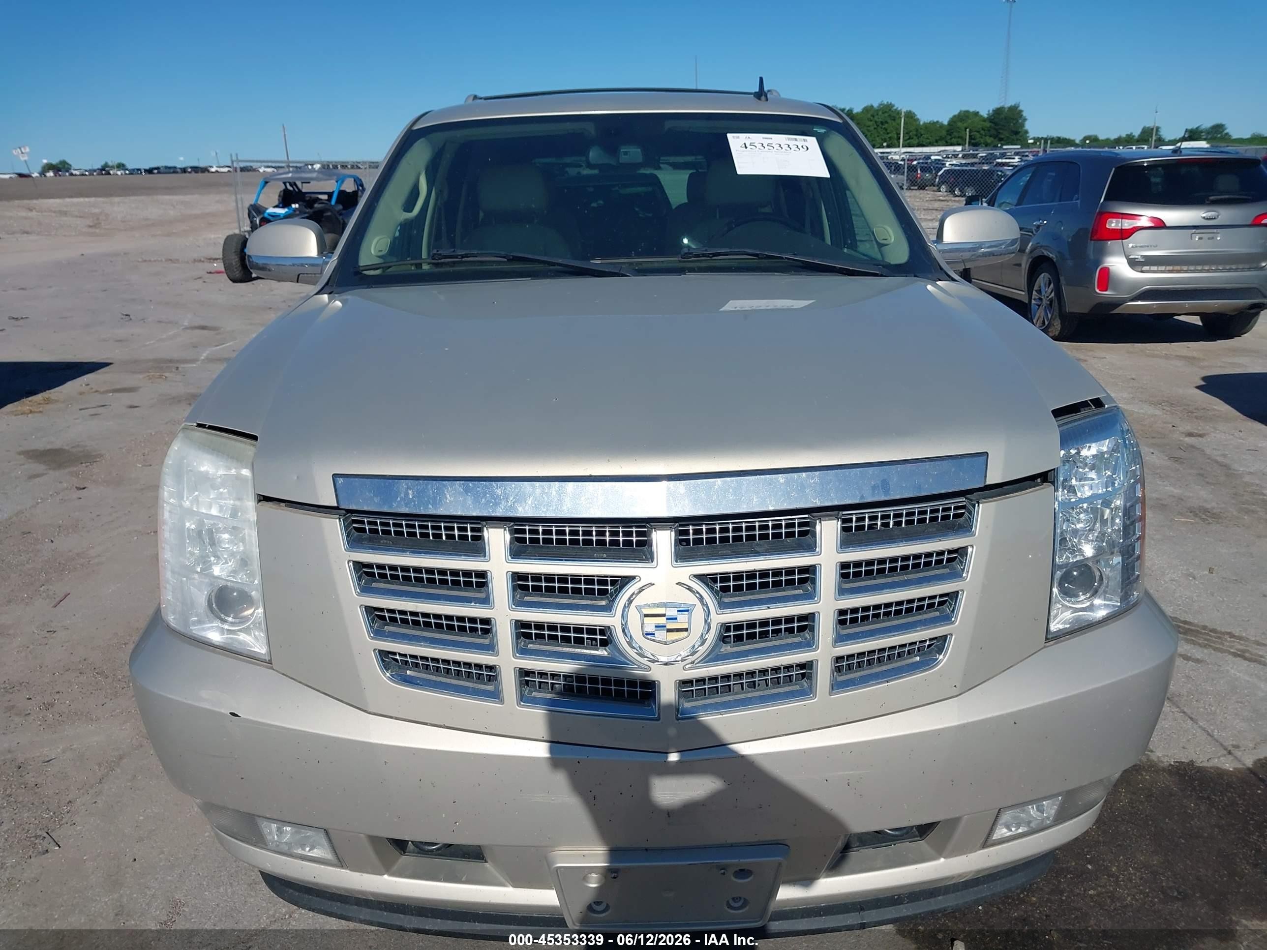 2008 Cadillac Escalade Standard Beige vin: 1GYFK63838R116013