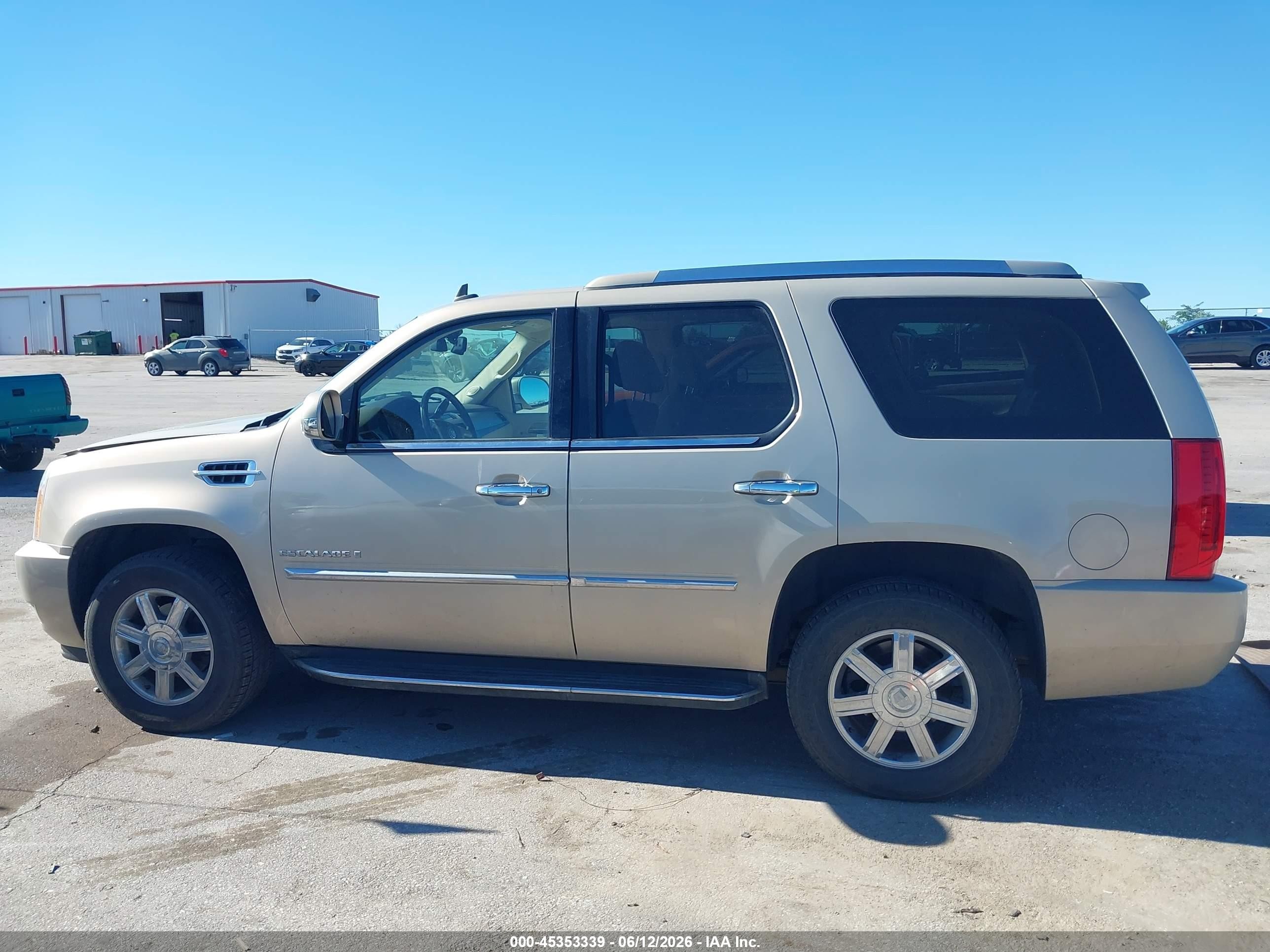 2008 Cadillac Escalade Standard Beige vin: 1GYFK63838R116013