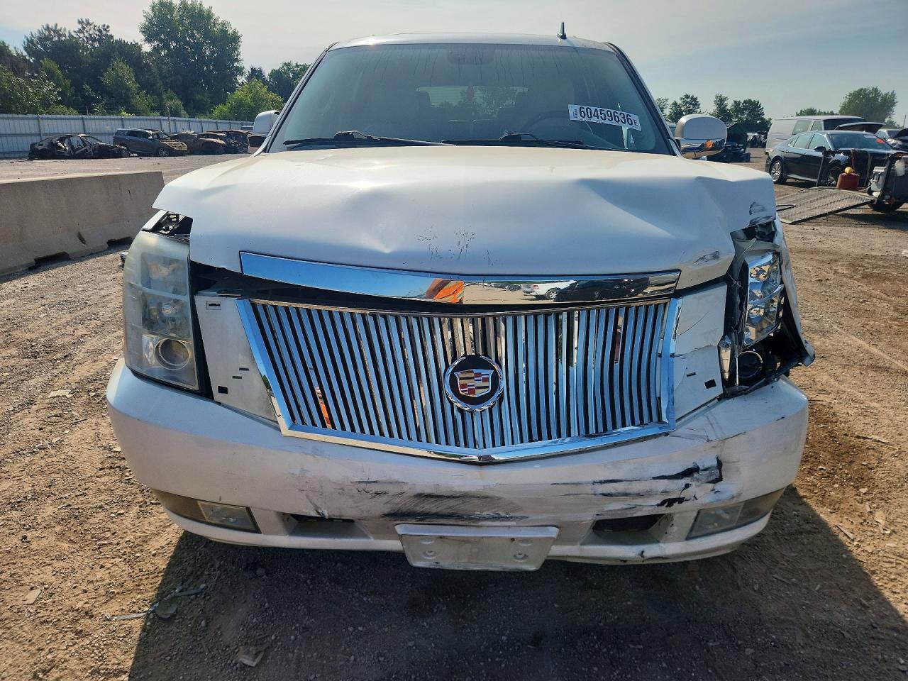 2008 Cadillac Escalade Luxury White vin: 1GYFK63838R227208