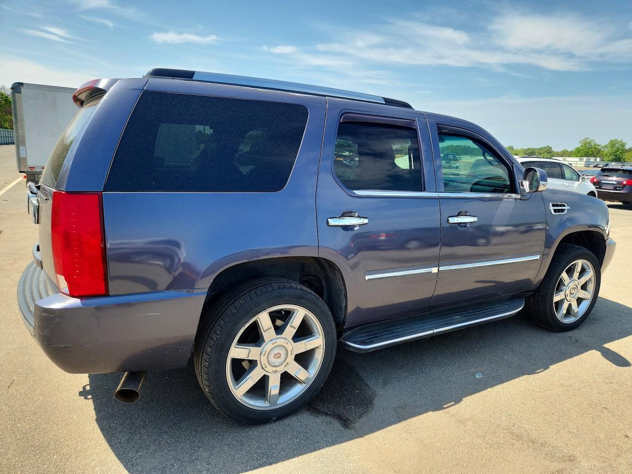 2007 Cadillac Escalade Luxury Фиолетовый vin: 1GYFK63847R118240