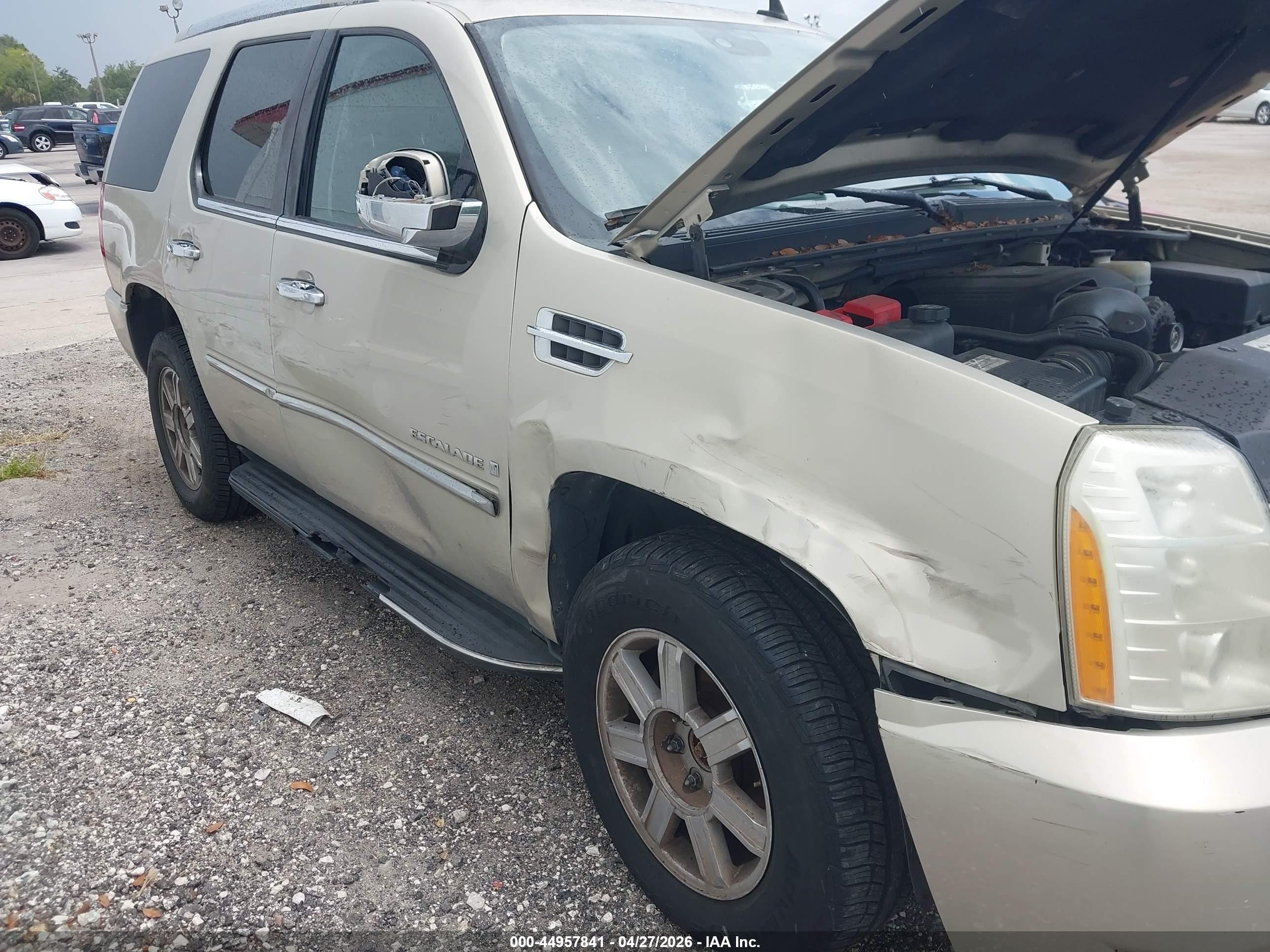 2007 Cadillac Escalade Standard Золотой vin: 1GYFK63847R278327