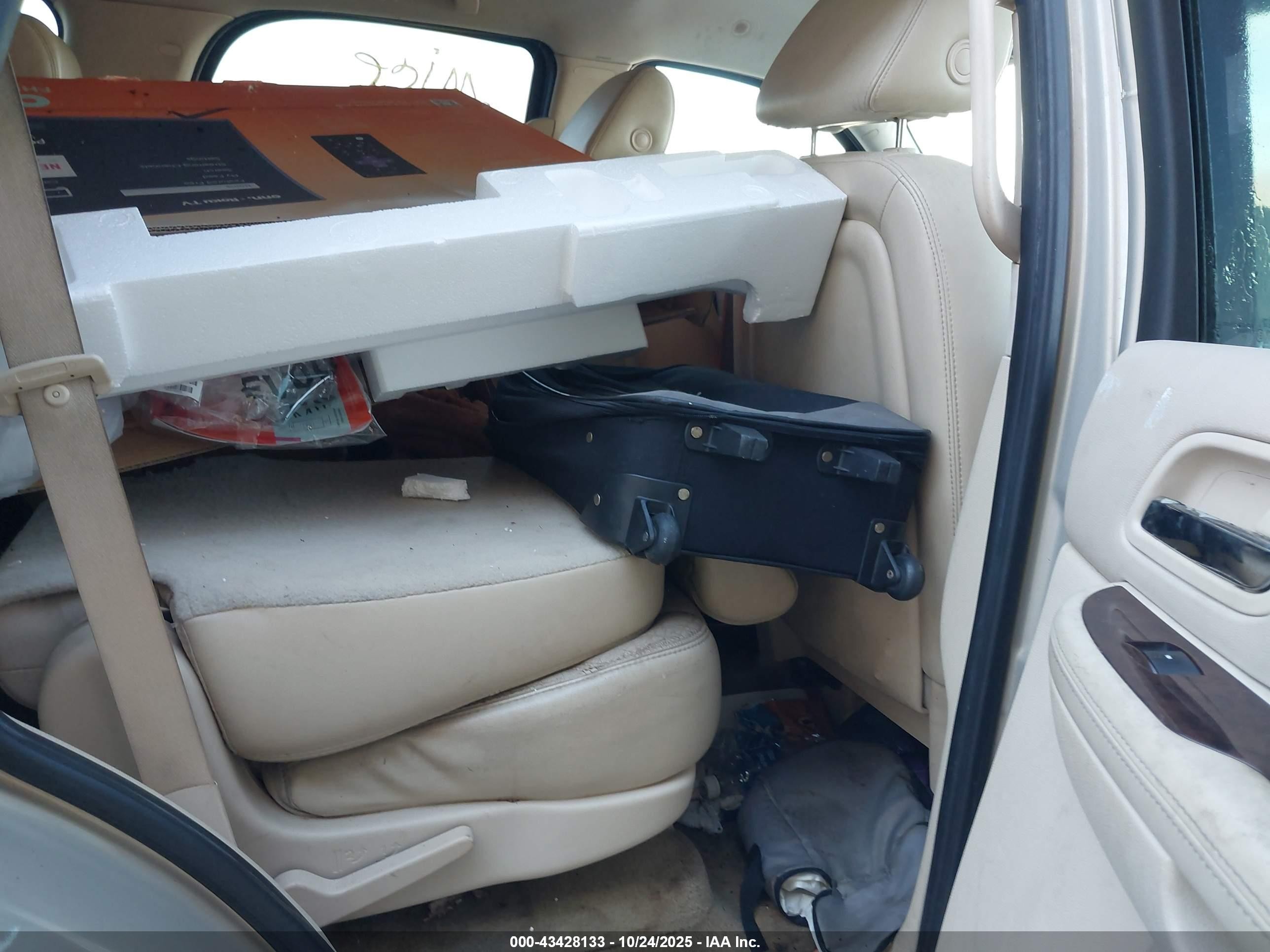 2007 Cadillac Escalade Standard Tan vin: 1GYFK63847R305901
