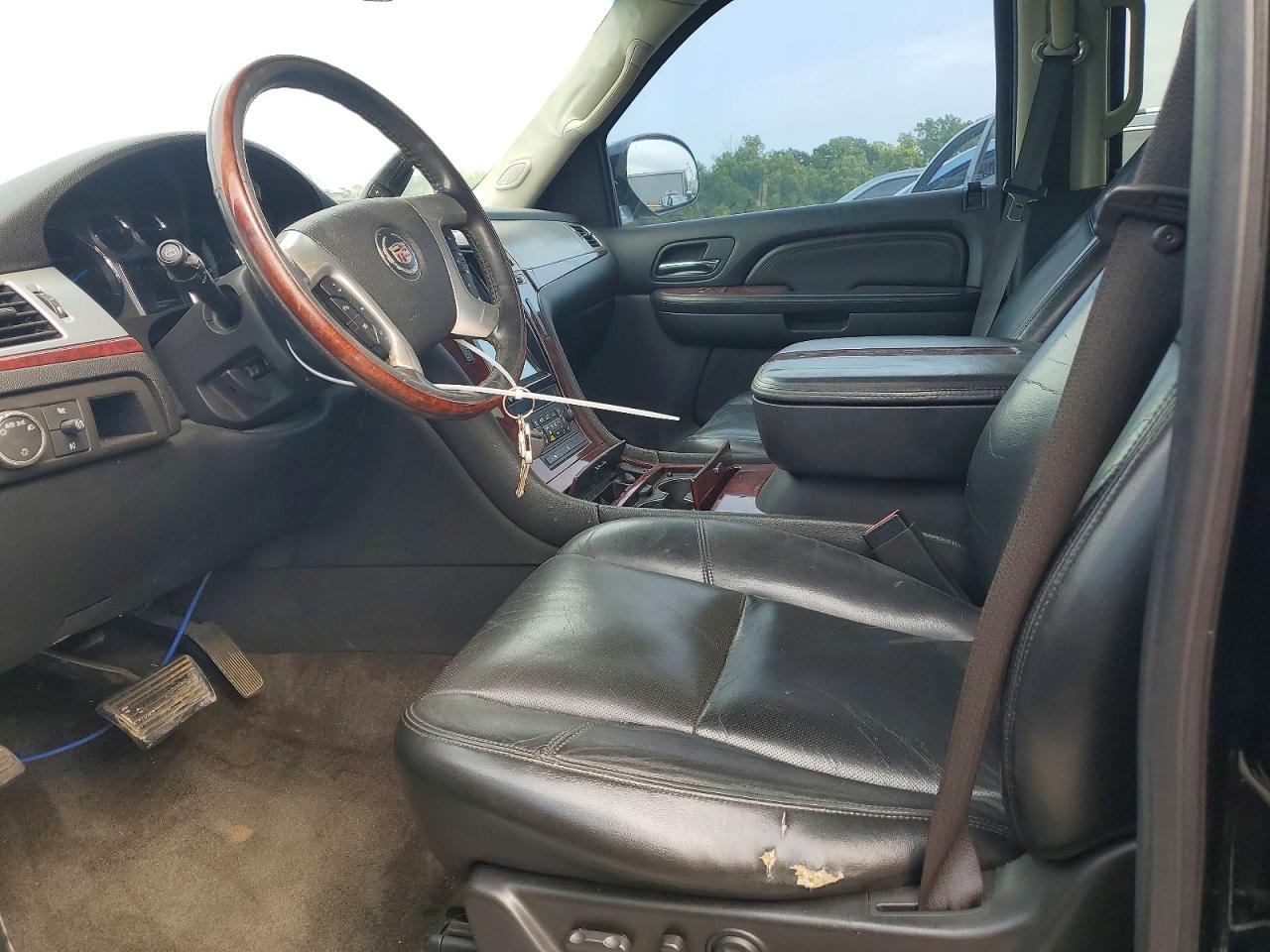 2008 Cadillac Escalade Luxury Черный vin: 1GYFK63848R126565