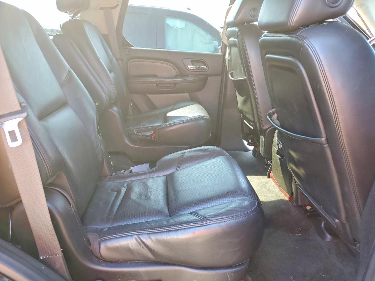 2008 Cadillac Escalade Luxury Black vin: 1GYFK63848R154284