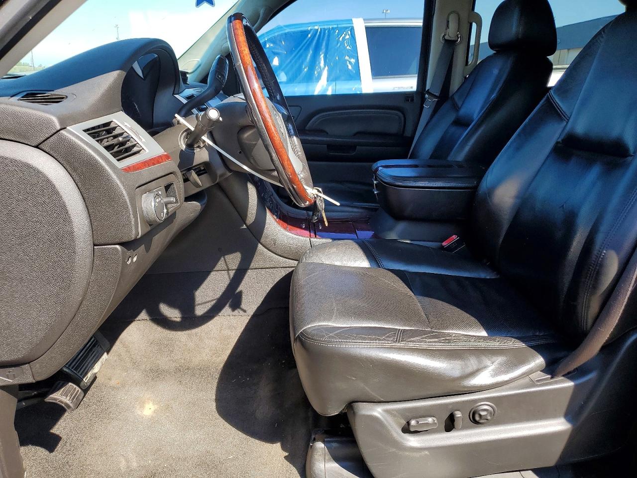 2008 Cadillac Escalade Luxury Black vin: 1GYFK63848R154284