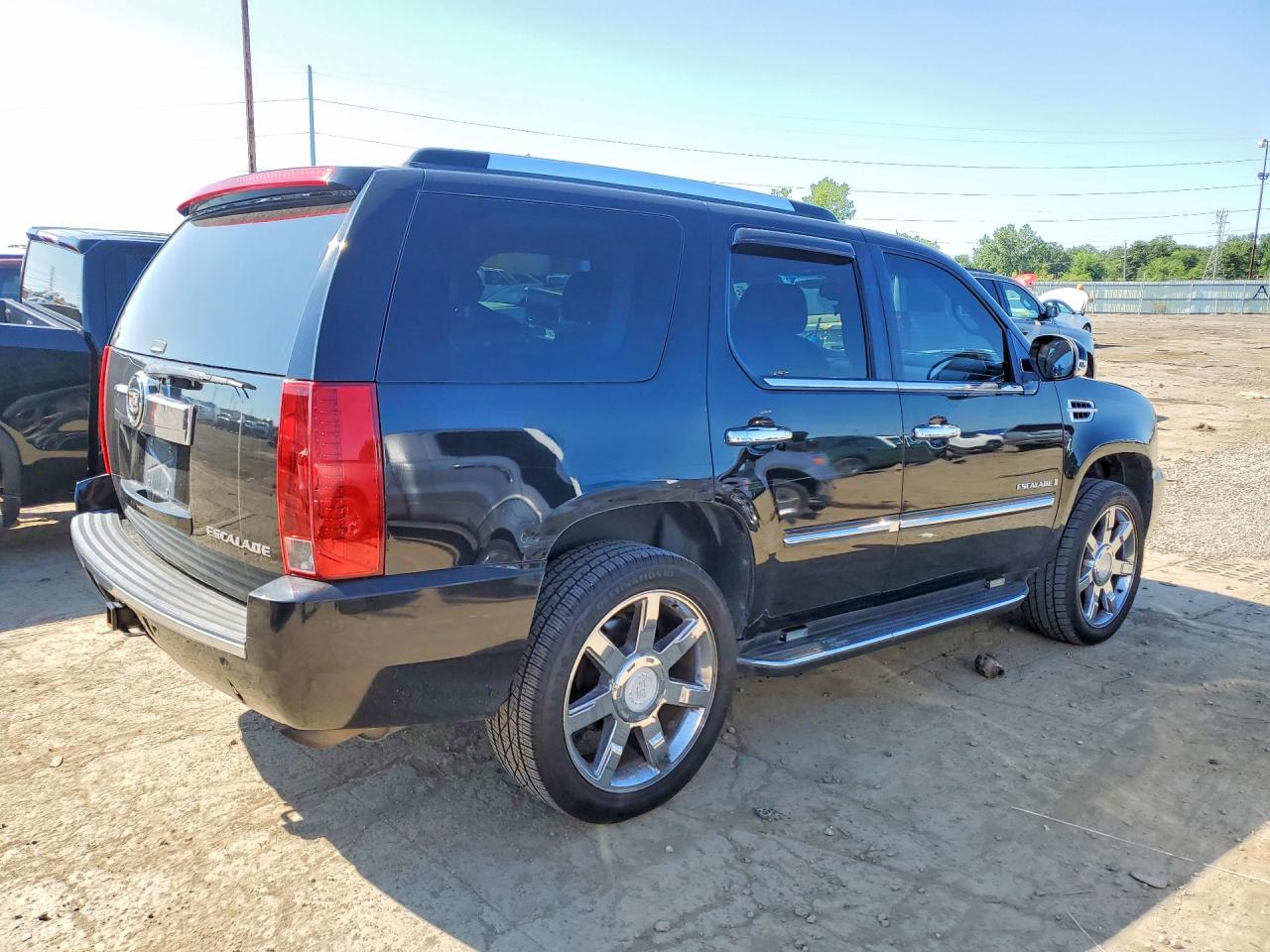 2008 Cadillac Escalade Luxury Black vin: 1GYFK63848R154284