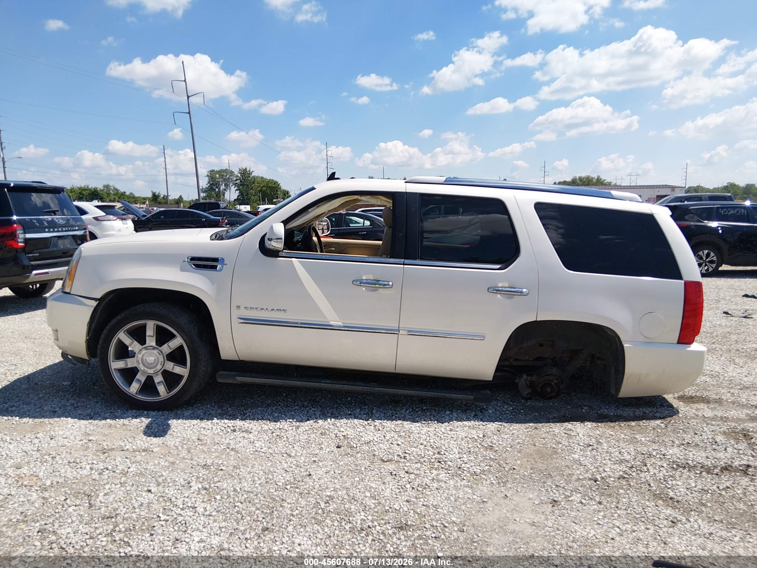2008 Cadillac Escalade   White vin: 1GYFK63848R174745