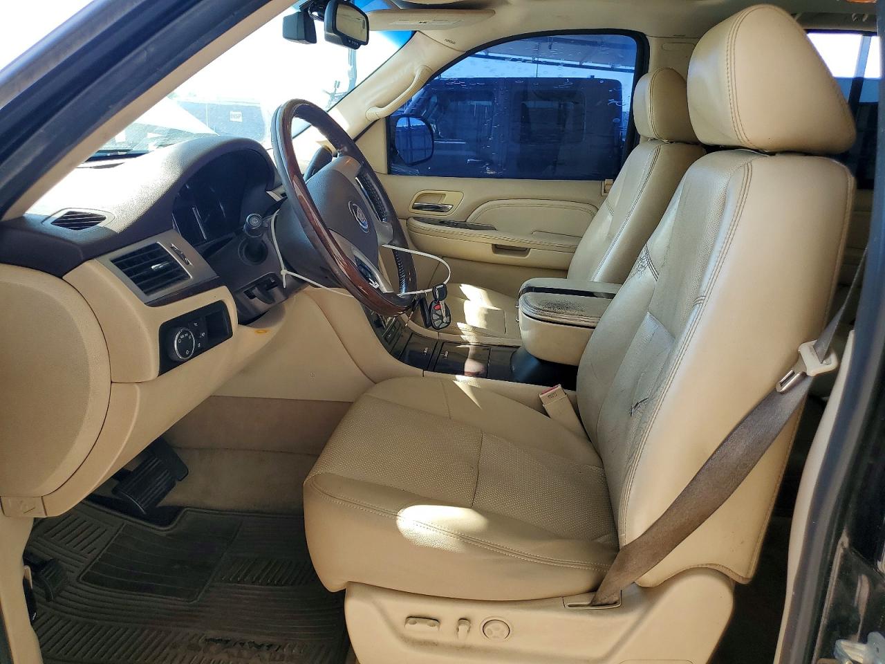 2007 Cadillac Escalade Luxury Black vin: 1GYFK63857R408132