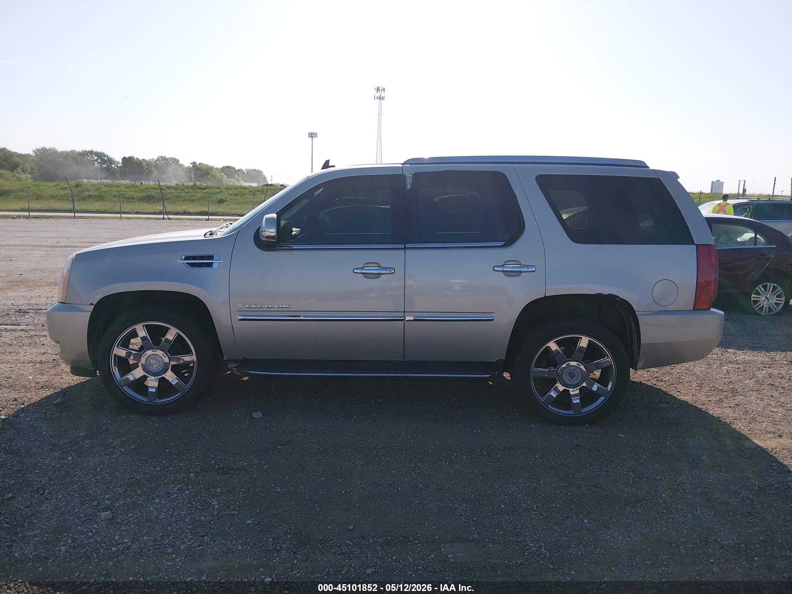 2007 Cadillac Escalade Standard Tan vin: 1GYFK63857R426985