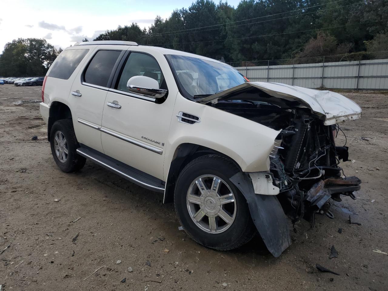 2008 Cadillac Escalade Luxury White vin: 1GYFK63858R152091