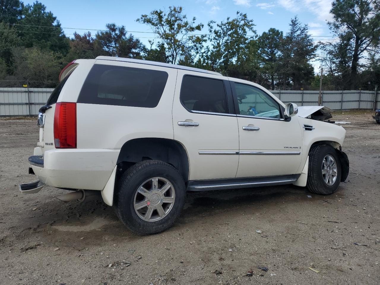 2008 Cadillac Escalade Luxury White vin: 1GYFK63858R152091