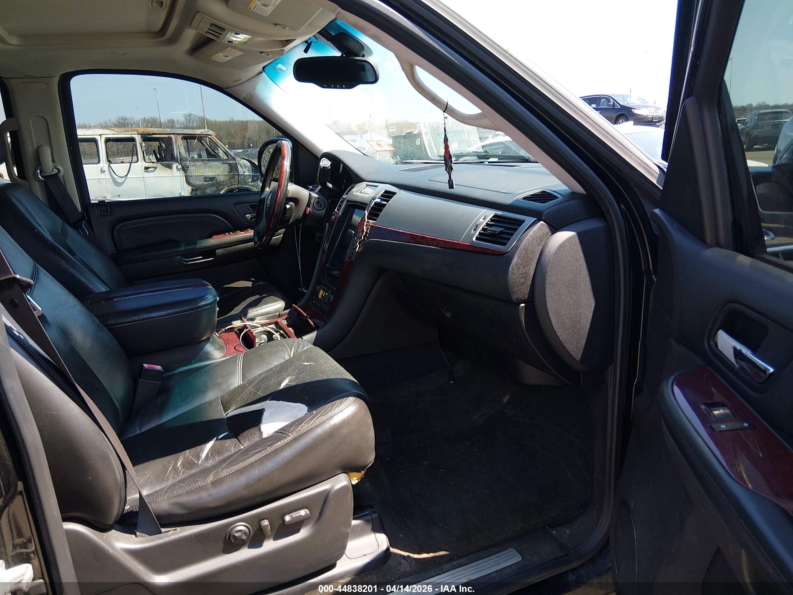 2008 Cadillac Escalade Standard Черный vin: 1GYFK63858R158263