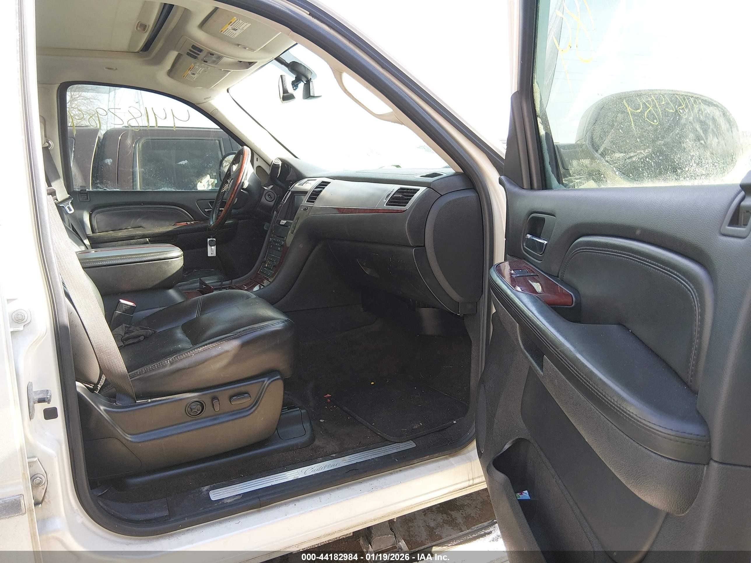 2007 Cadillac Escalade Standard Белый vin: 1GYFK63867R332162