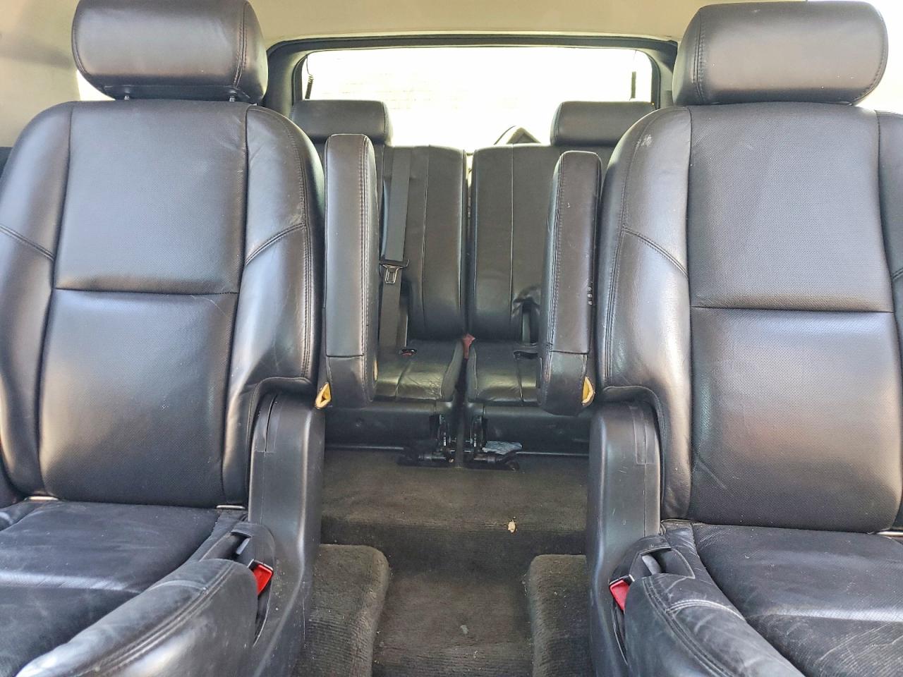2008 Cadillac Escalade Luxury Black vin: 1GYFK63868R110755