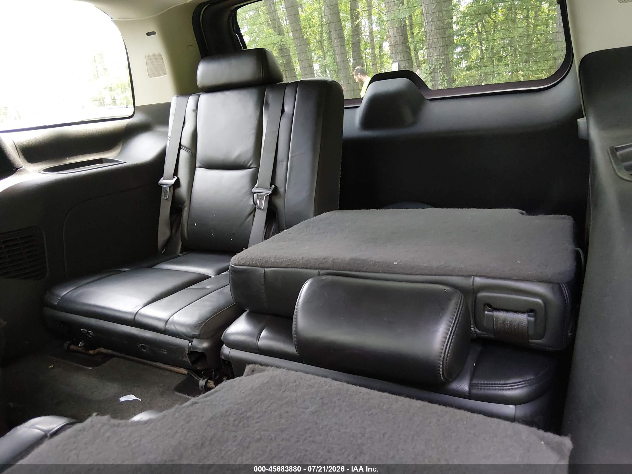 2008 Cadillac Escalade   White vin: 1GYFK63868R115437