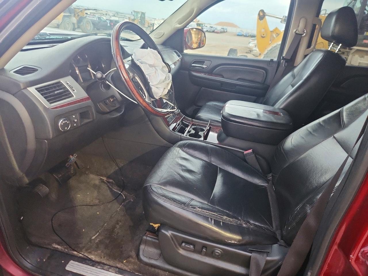 2008 Cadillac Escalade Red vin: 1GYFK63868R118970
