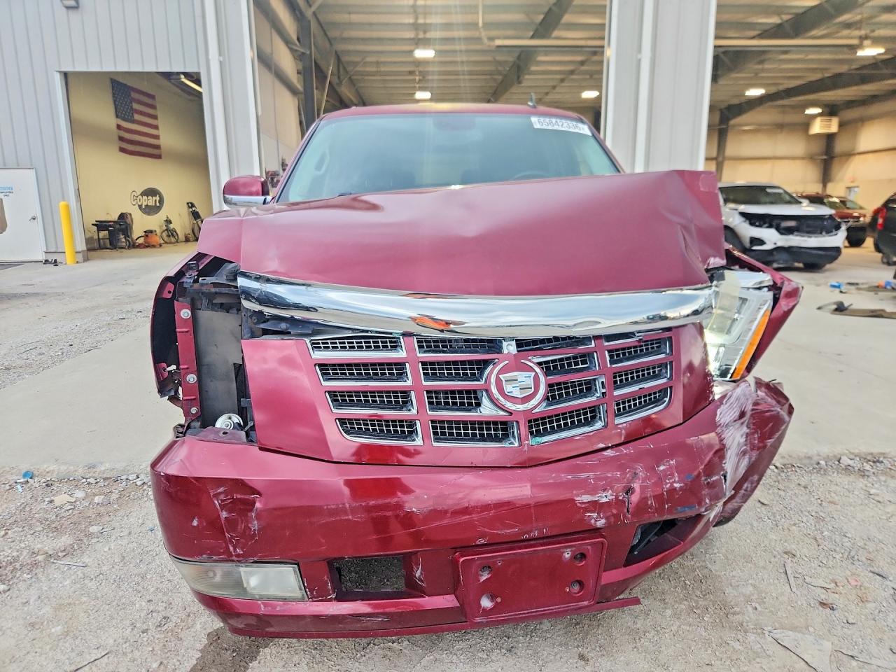 2008 Cadillac Escalade Red vin: 1GYFK63868R118970