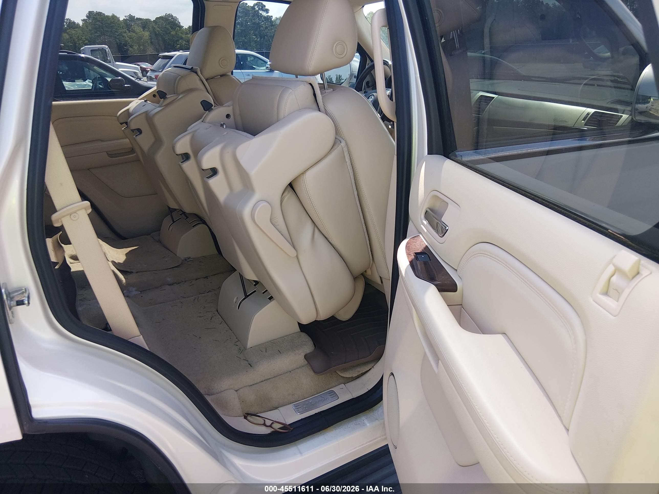 2008 Cadillac Escalade   Бежевый vin: 1GYFK63868R174200