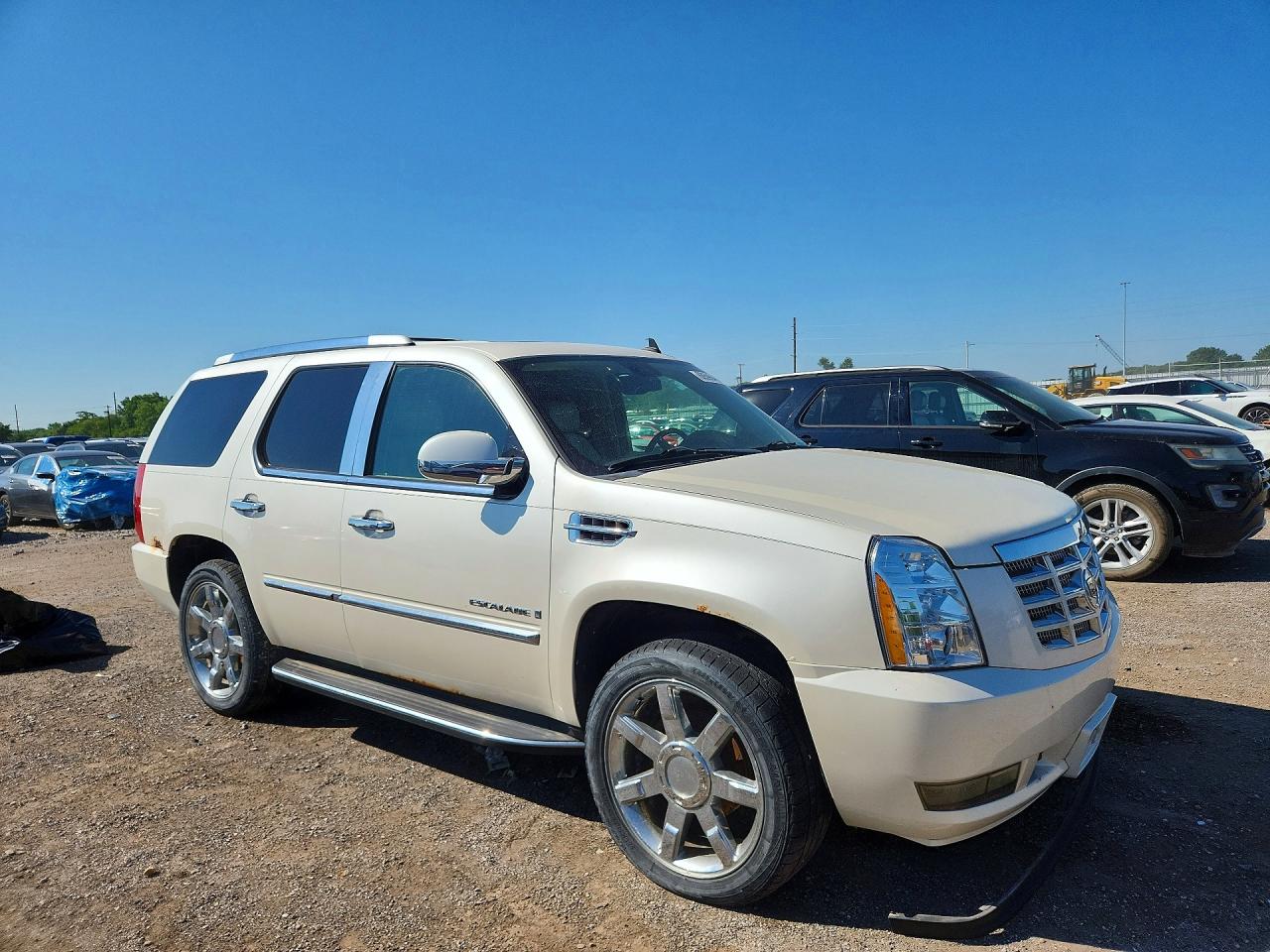 2008 Cadillac Escalade Luxury White vin: 1GYFK63868R244004
