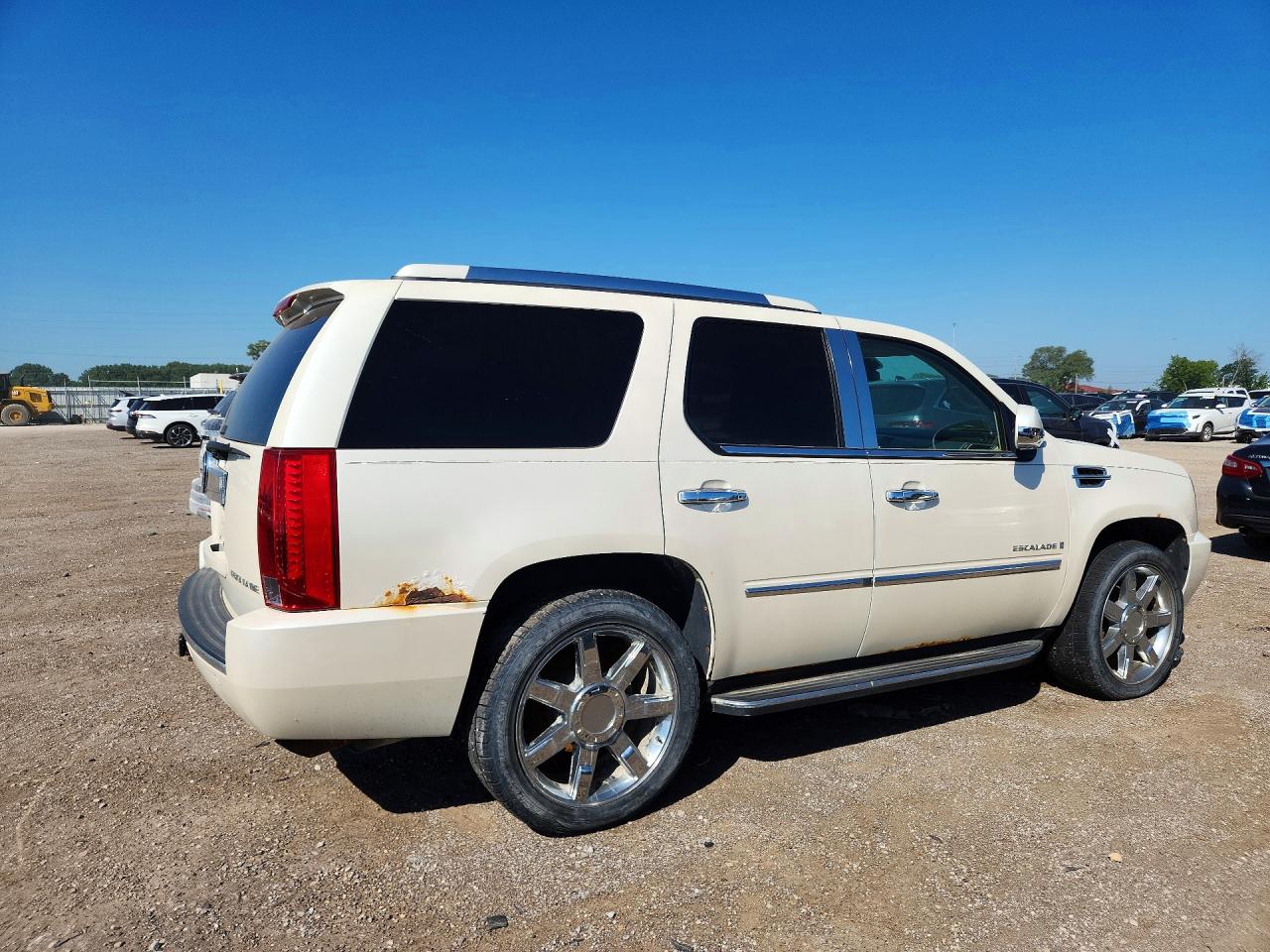 2008 Cadillac Escalade Luxury White vin: 1GYFK63868R244004