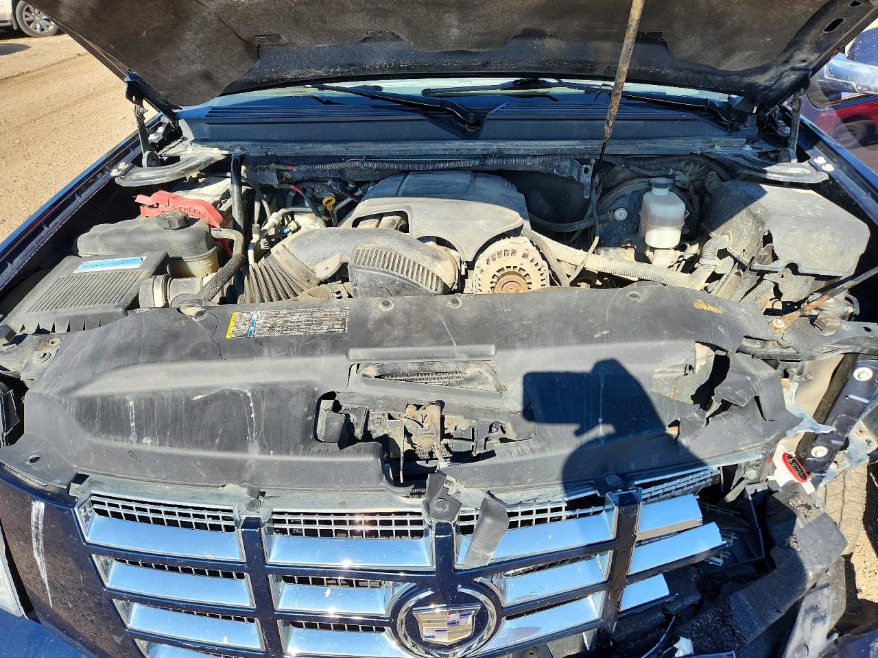2008 Cadillac Escalade Luxury Blue vin: 1GYFK63868R271896