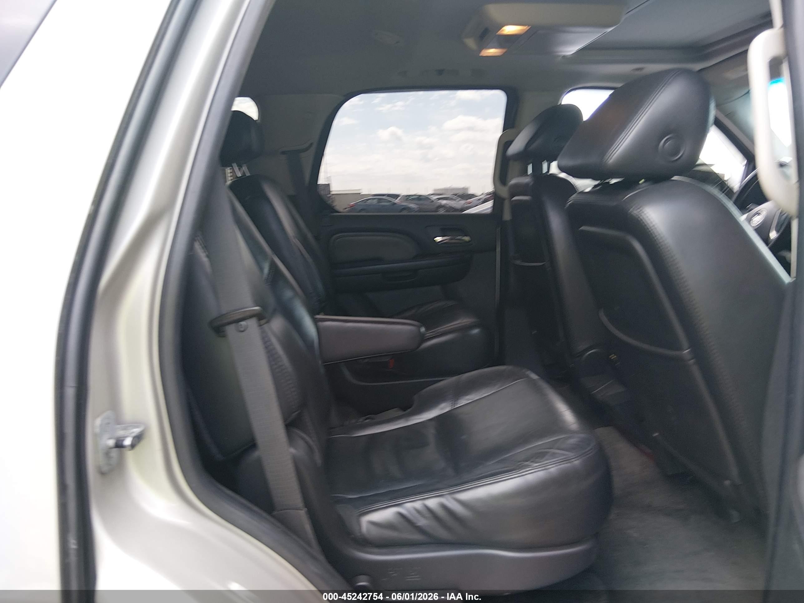 2007 Cadillac Escalade Standard Champagne vin: 1GYFK63877R336625
