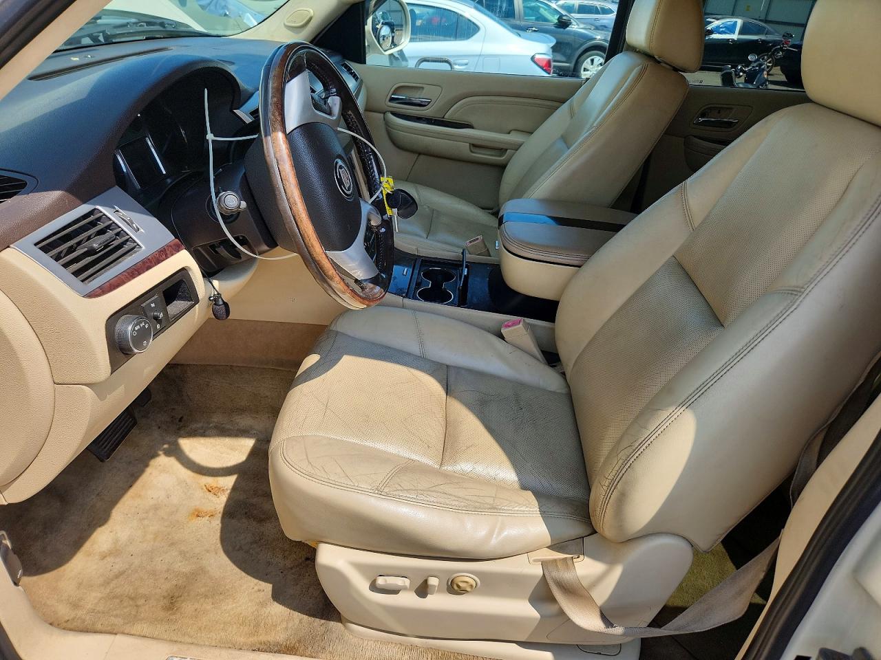 2007 Cadillac Escalade Luxury White vin: 1GYFK63877R355000