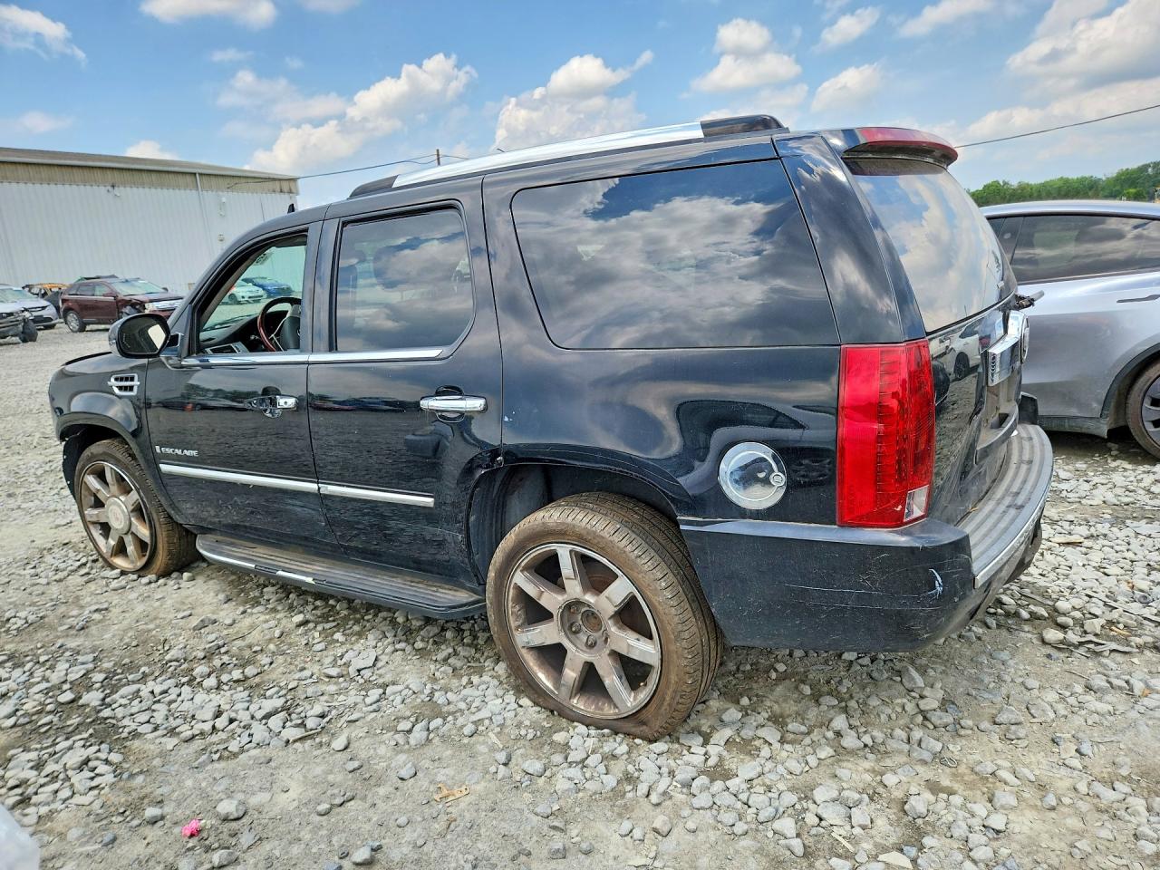 2007 Cadillac Escalade Luxury Black vin: 1GYFK63877R426874