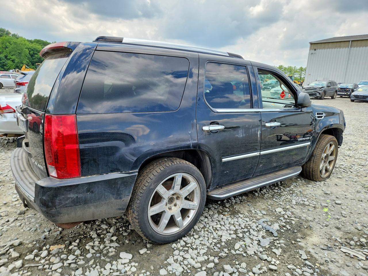 2007 Cadillac Escalade Luxury Black vin: 1GYFK63877R426874