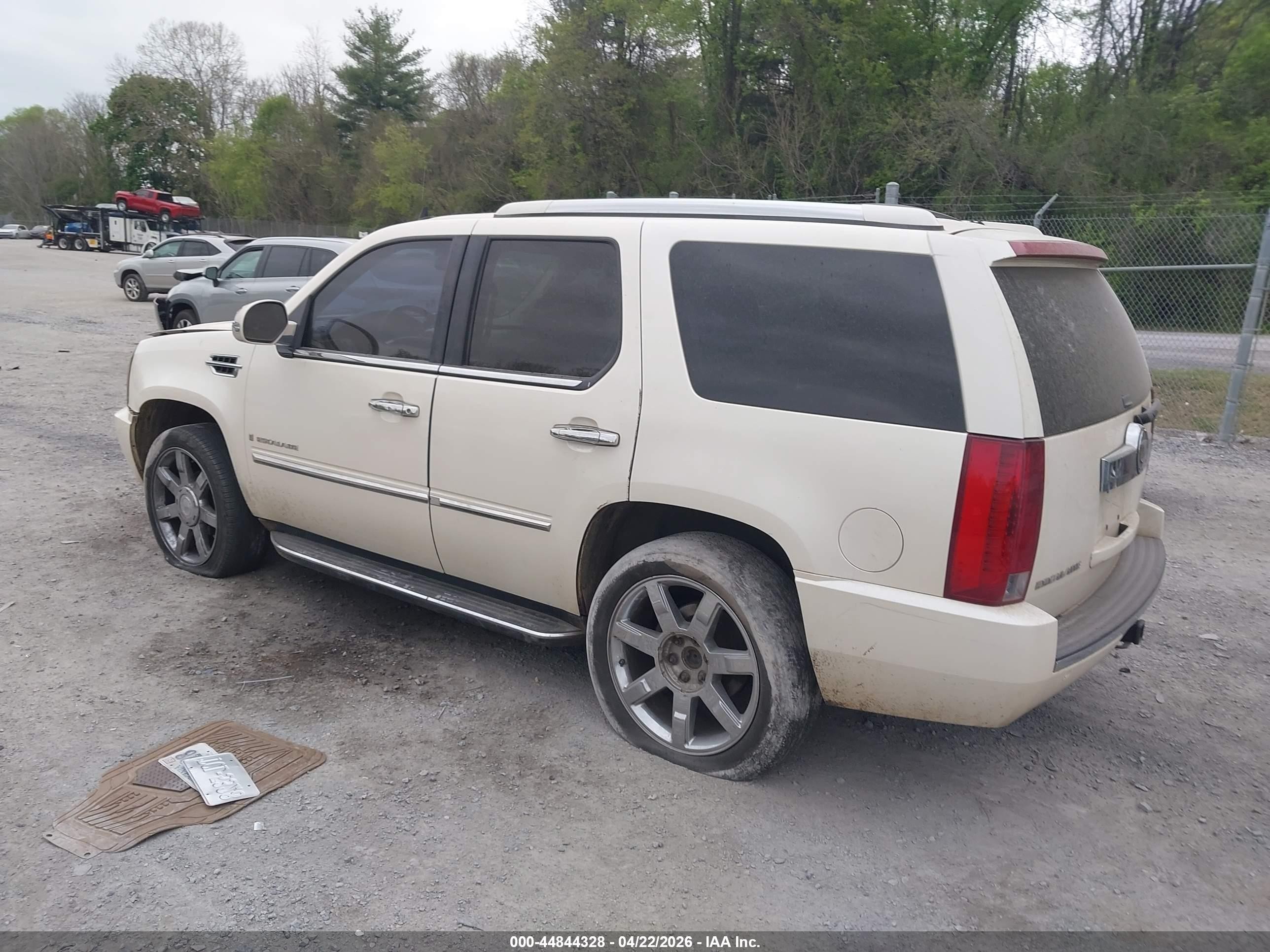 2007 Cadillac Escalade Standard Cream vin: 1GYFK63887R123151