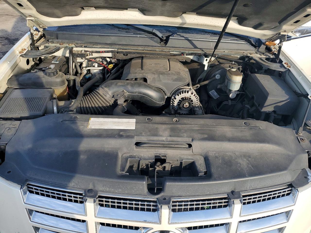 2007 Cadillac Escalade Luxury Белый vin: 1GYFK63887R131783