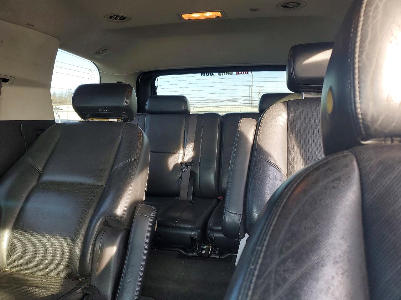 2007 Cadillac Escalade Luxury Белый vin: 1GYFK63887R131783