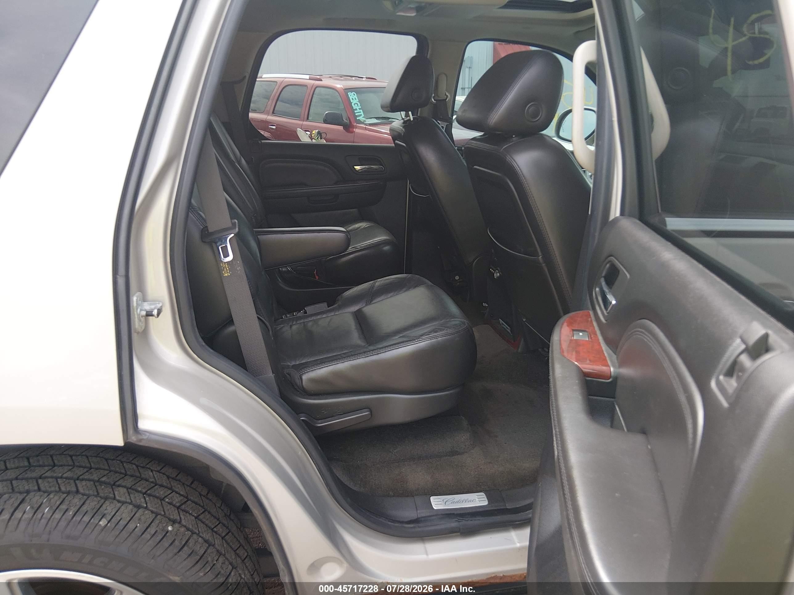 2007 Cadillac Escalade   Gold vin: 1GYFK63897R250989