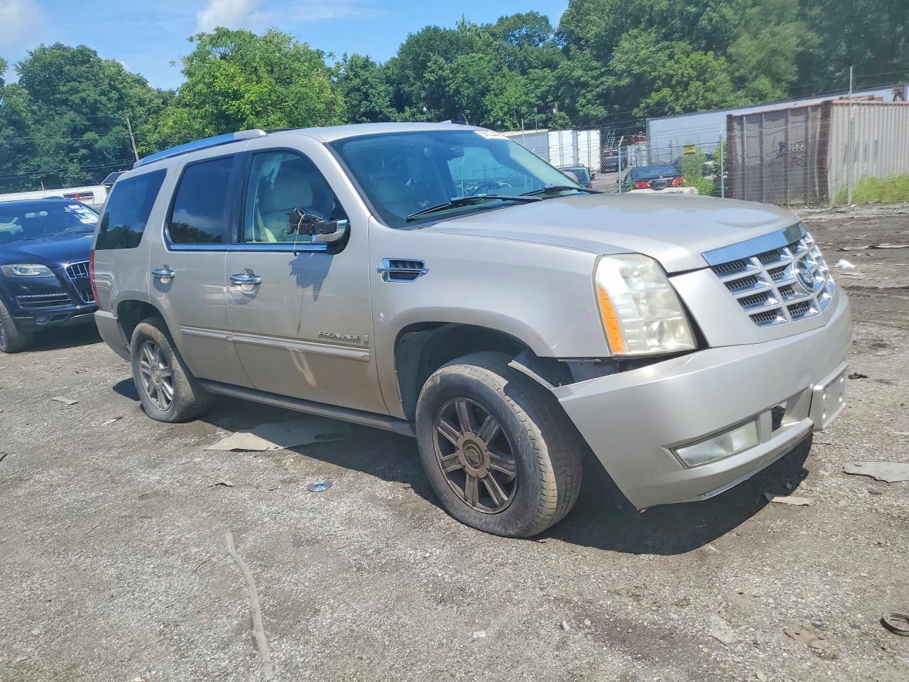 2007 Cadillac Escalade Luxury Beige vin: 1GYFK63897R302220