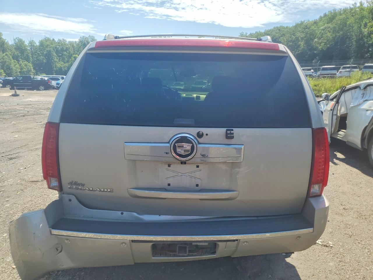 2007 Cadillac Escalade Luxury Beige vin: 1GYFK63897R302220