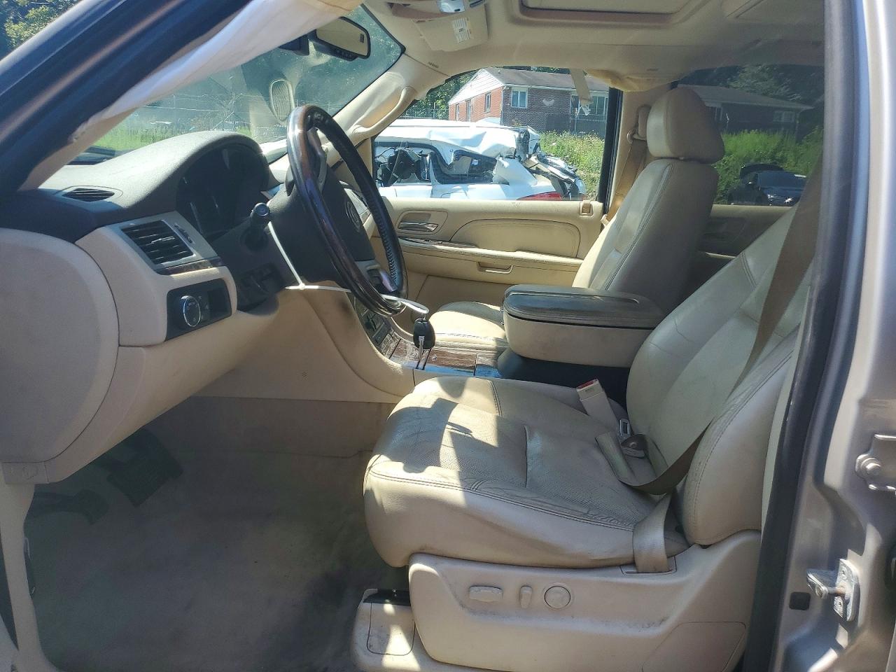 2007 Cadillac Escalade Luxury Beige vin: 1GYFK63897R302220