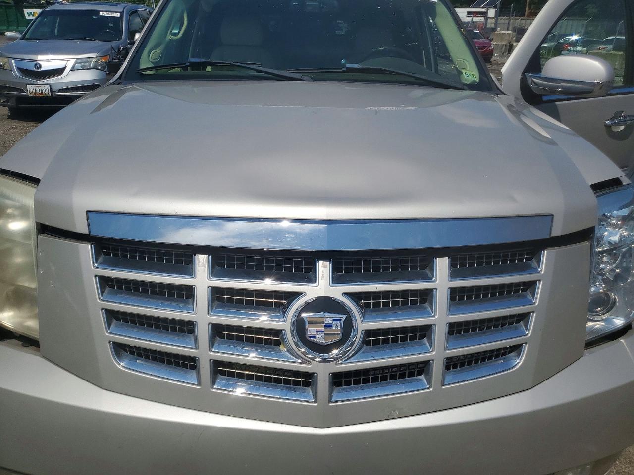 2007 Cadillac Escalade Luxury Beige vin: 1GYFK63897R302220